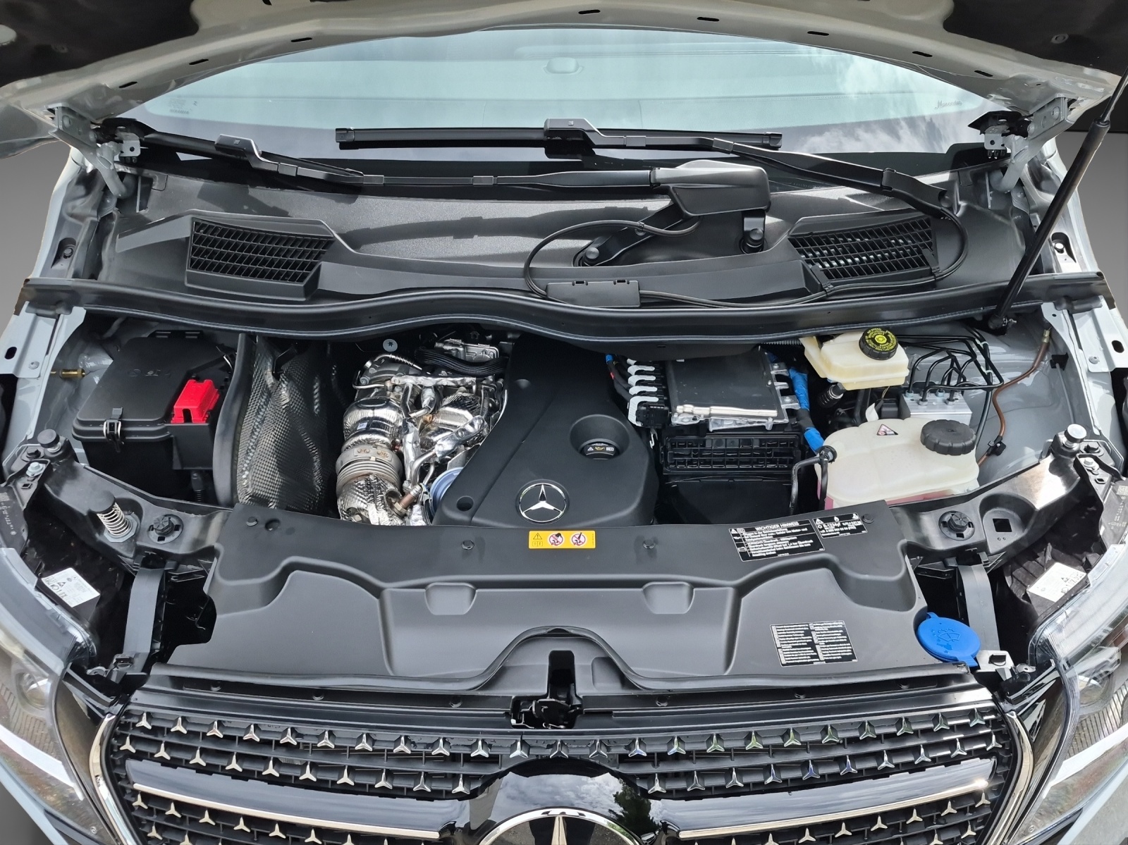 MERCEDES-BENZ V 250 d lang 4Matic Style 9G-Tronic-image-12