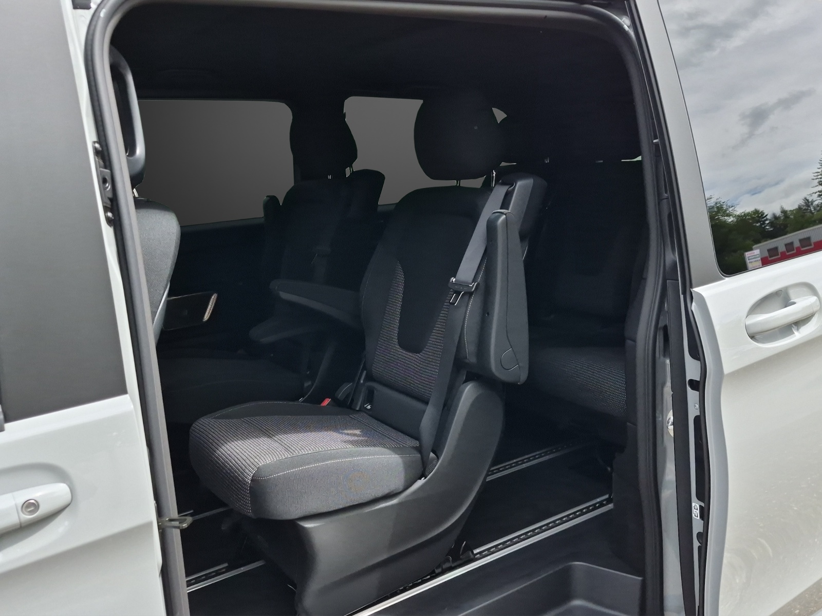 MERCEDES-BENZ V 250 d lang 4Matic Style 9G-Tronic-image-8