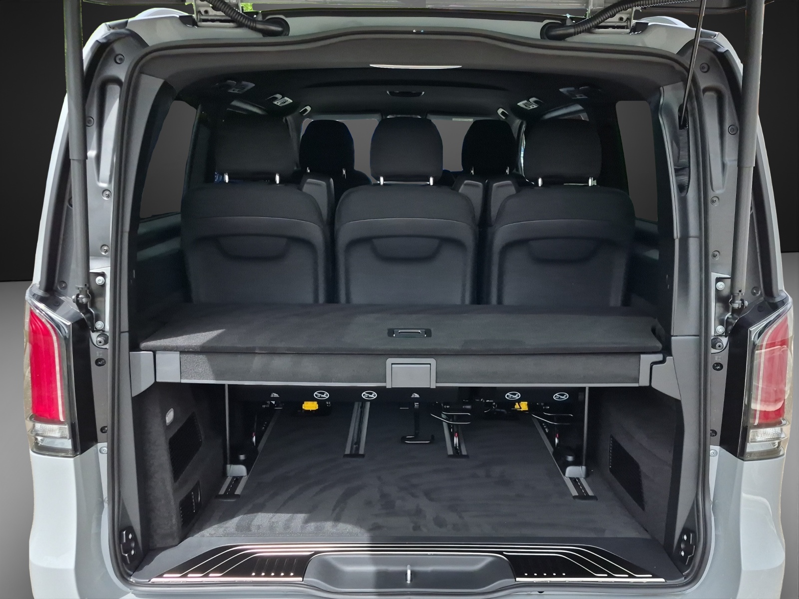 MERCEDES-BENZ V 250 d lang 4Matic Style 9G-Tronic-image-11