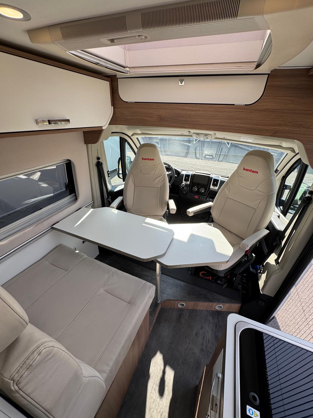 BANTAM Bantam Pilot V630J Premium – Komfortable Längsbetten & Top-Zustand-image-17