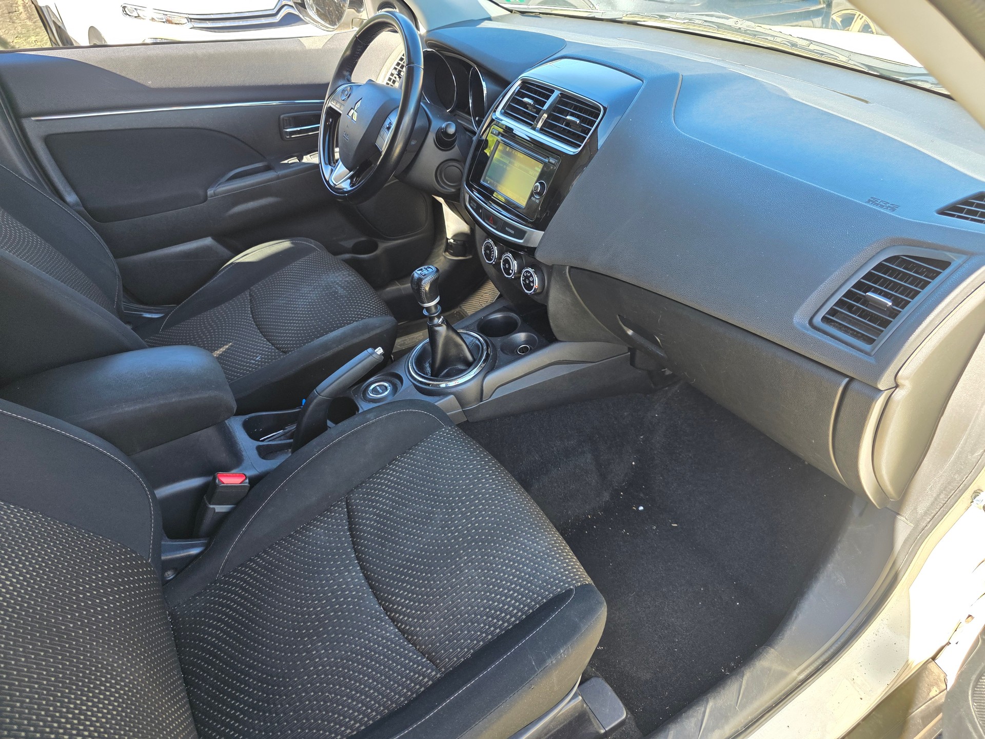 MITSUBISHI ASX 1.6 DID Pure 4WD-image-10