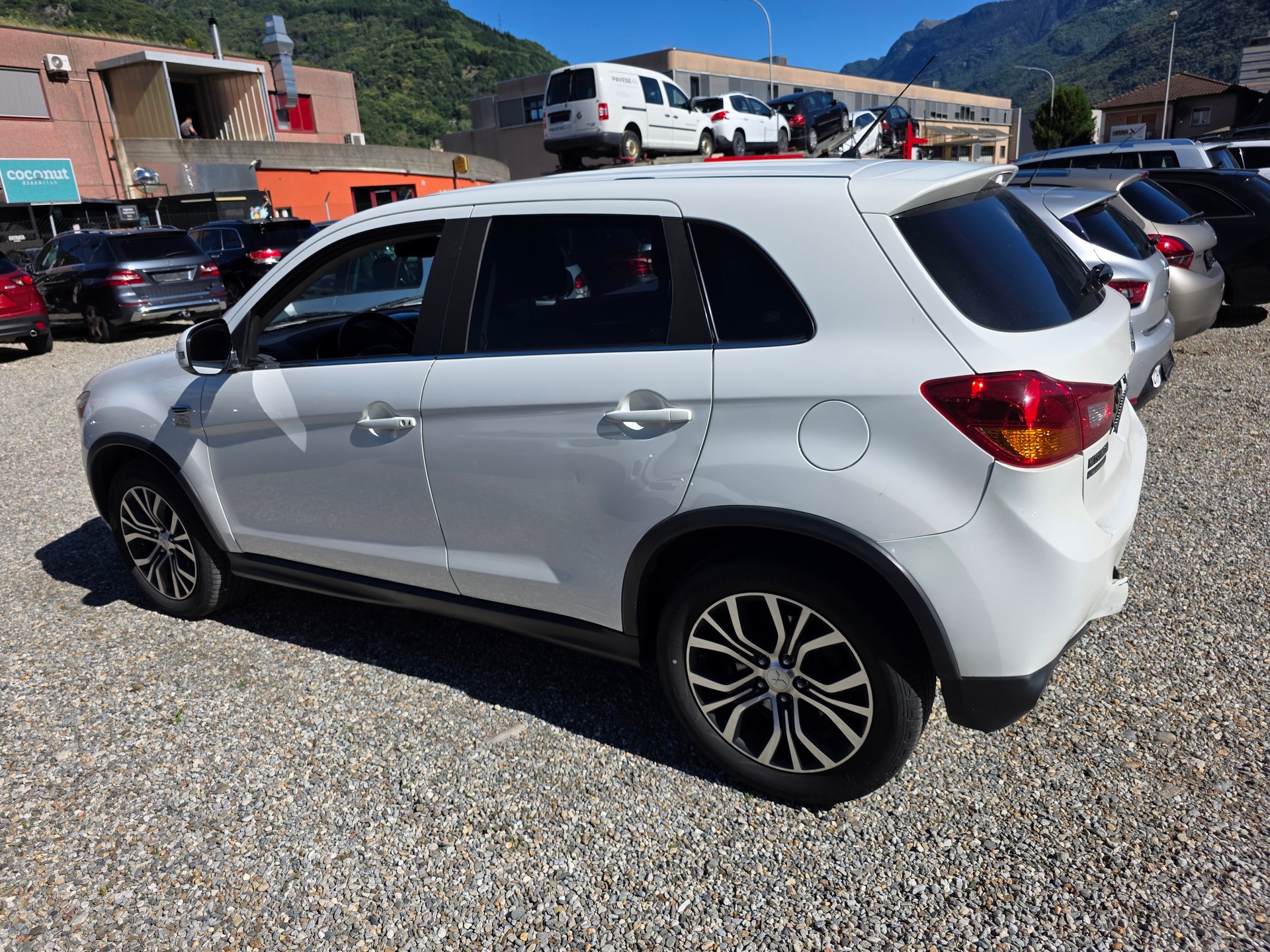 MITSUBISHI ASX 1.6 DID Pure 4WD-image-3