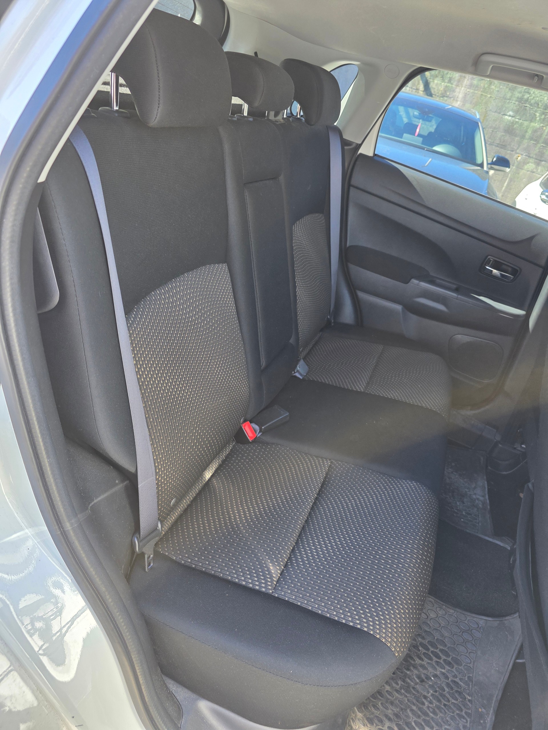 MITSUBISHI ASX 1.6 DID Pure 4WD-image-15