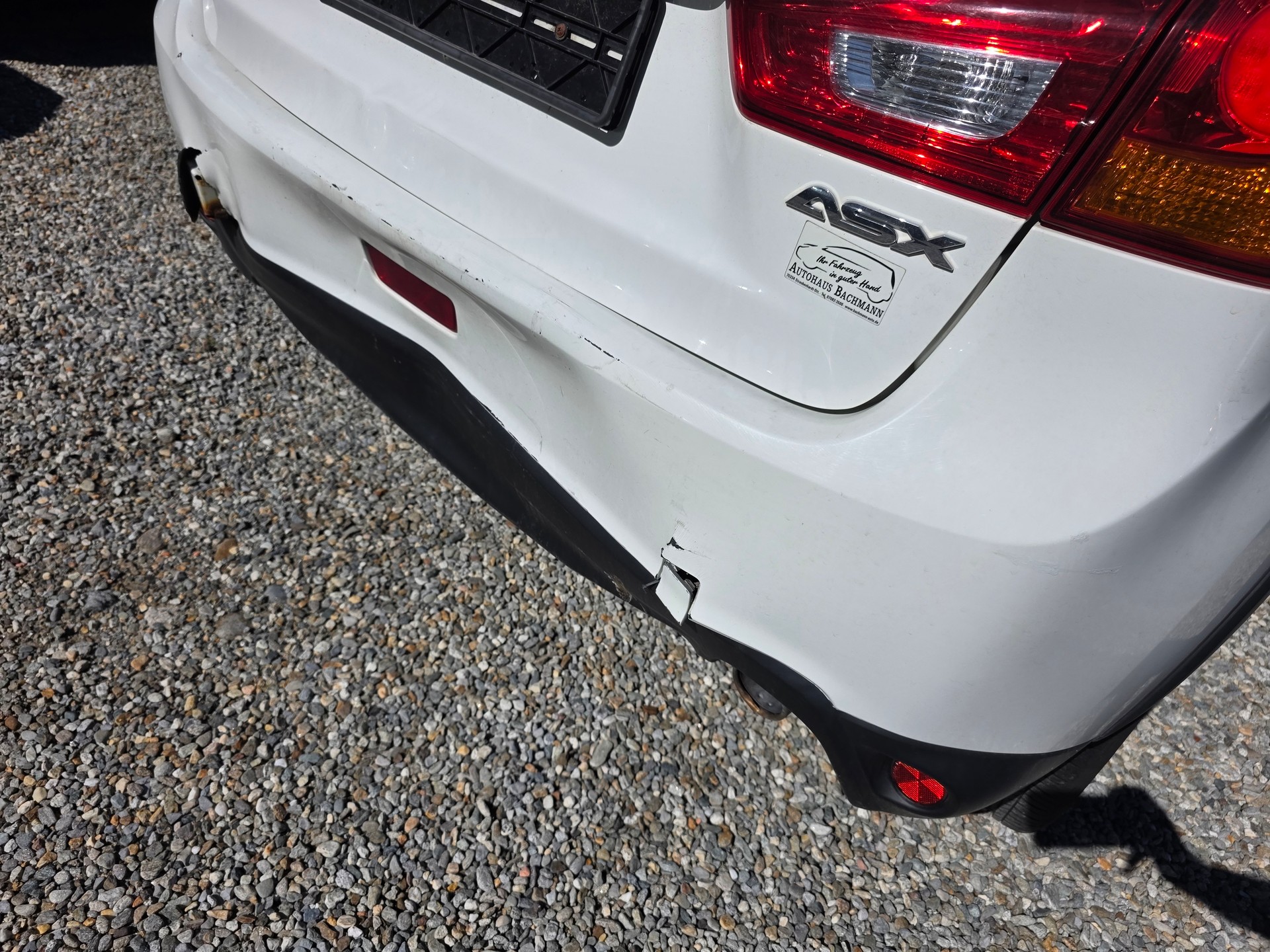 MITSUBISHI ASX 1.6 DID Pure 4WD-image-8