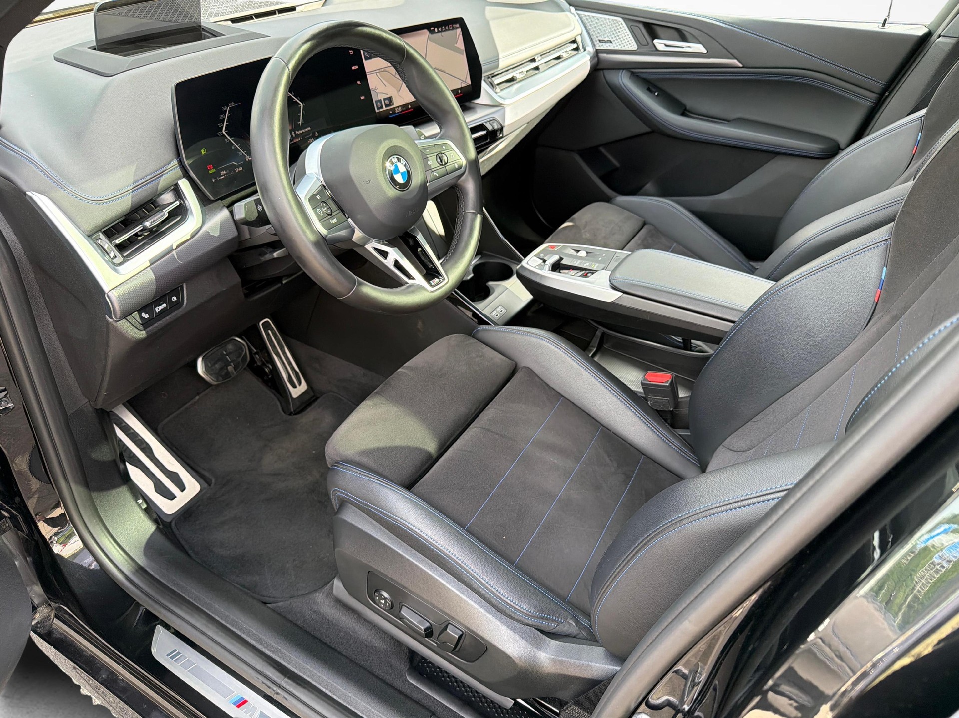 BMW 218i paddles Active Tourer-image-8
