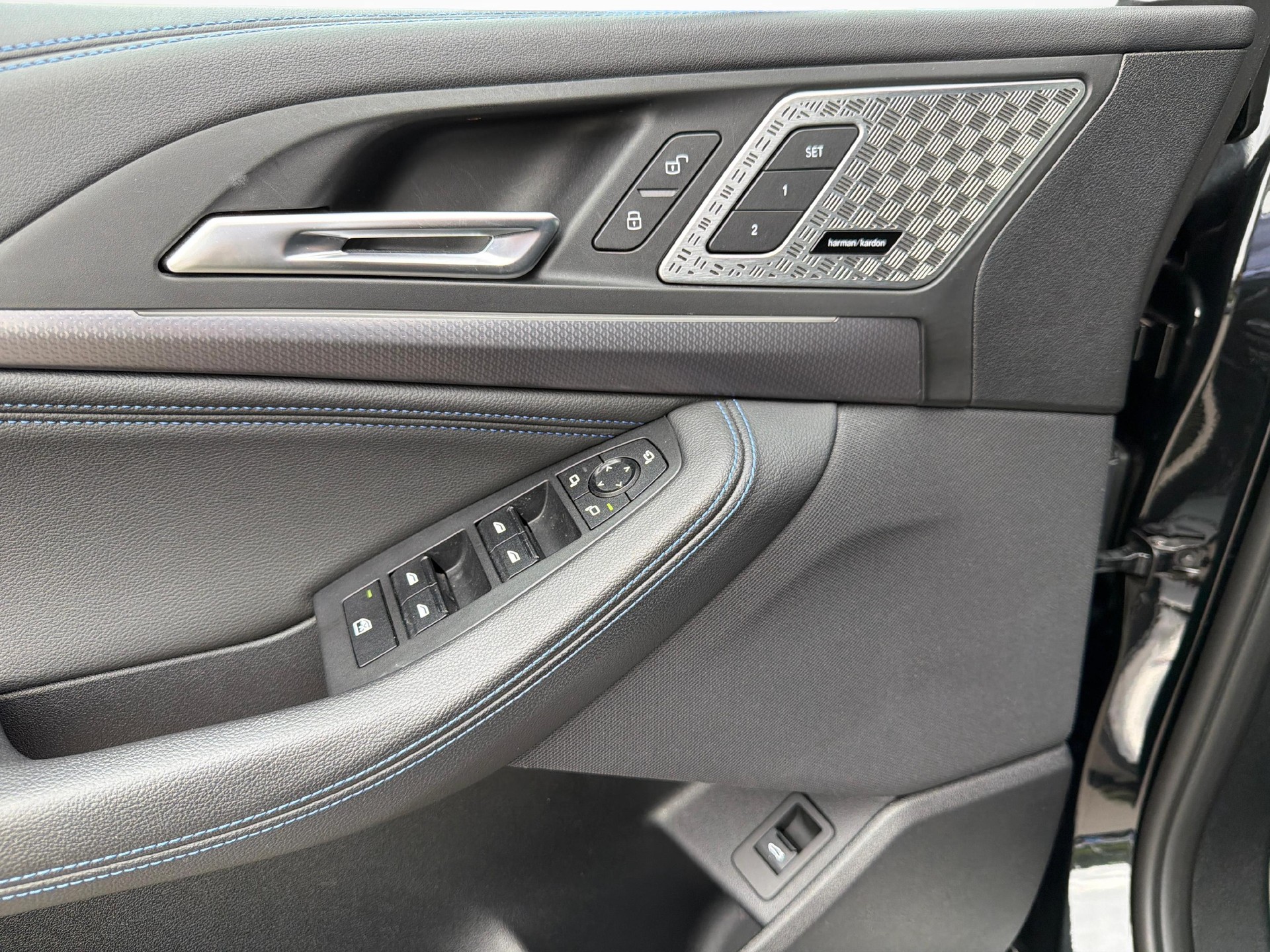 BMW 218i paddles Active Tourer-image-16