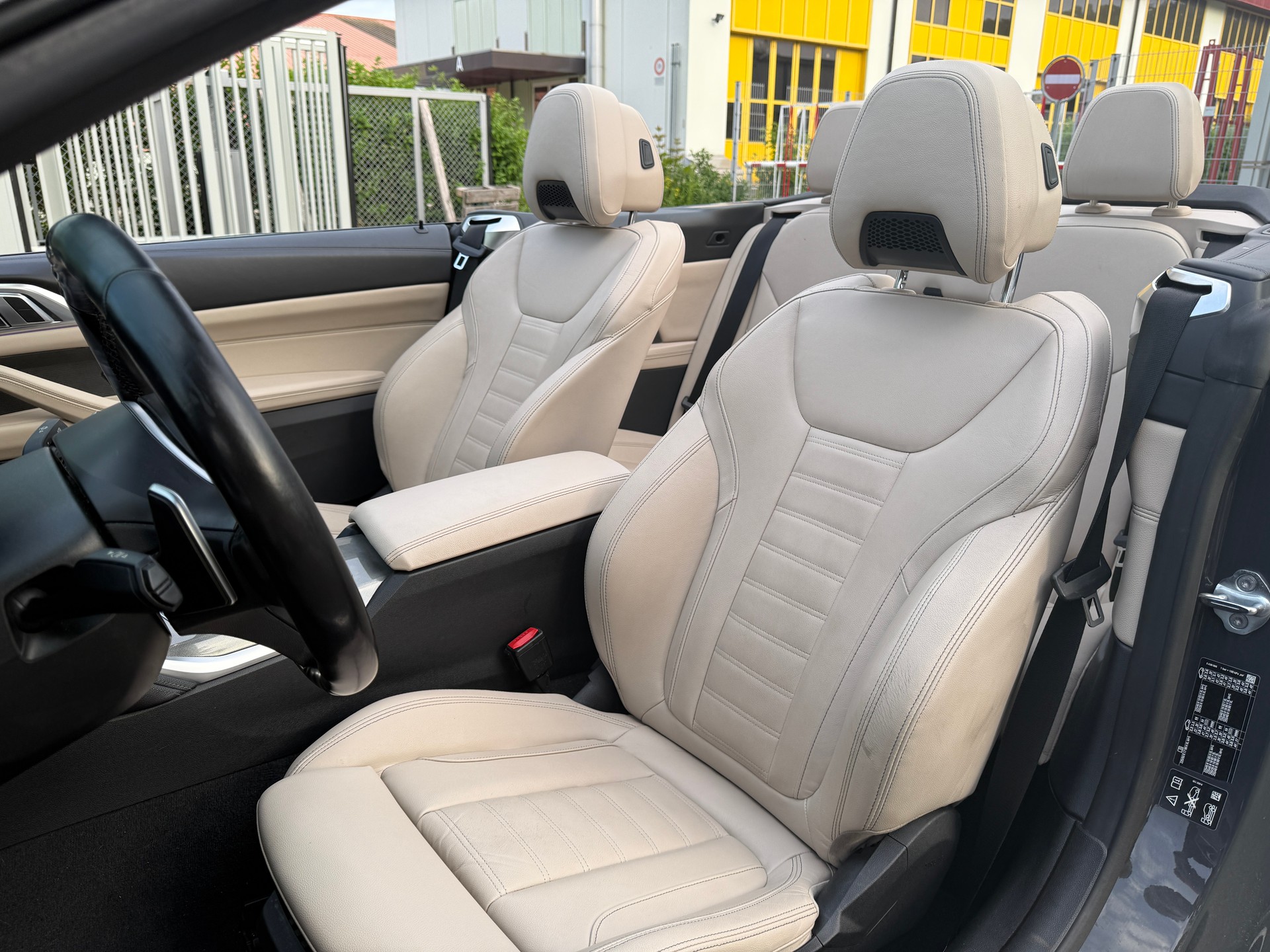 BMW M440i xDrive 48V Cabriolet Steptronic-image-11
