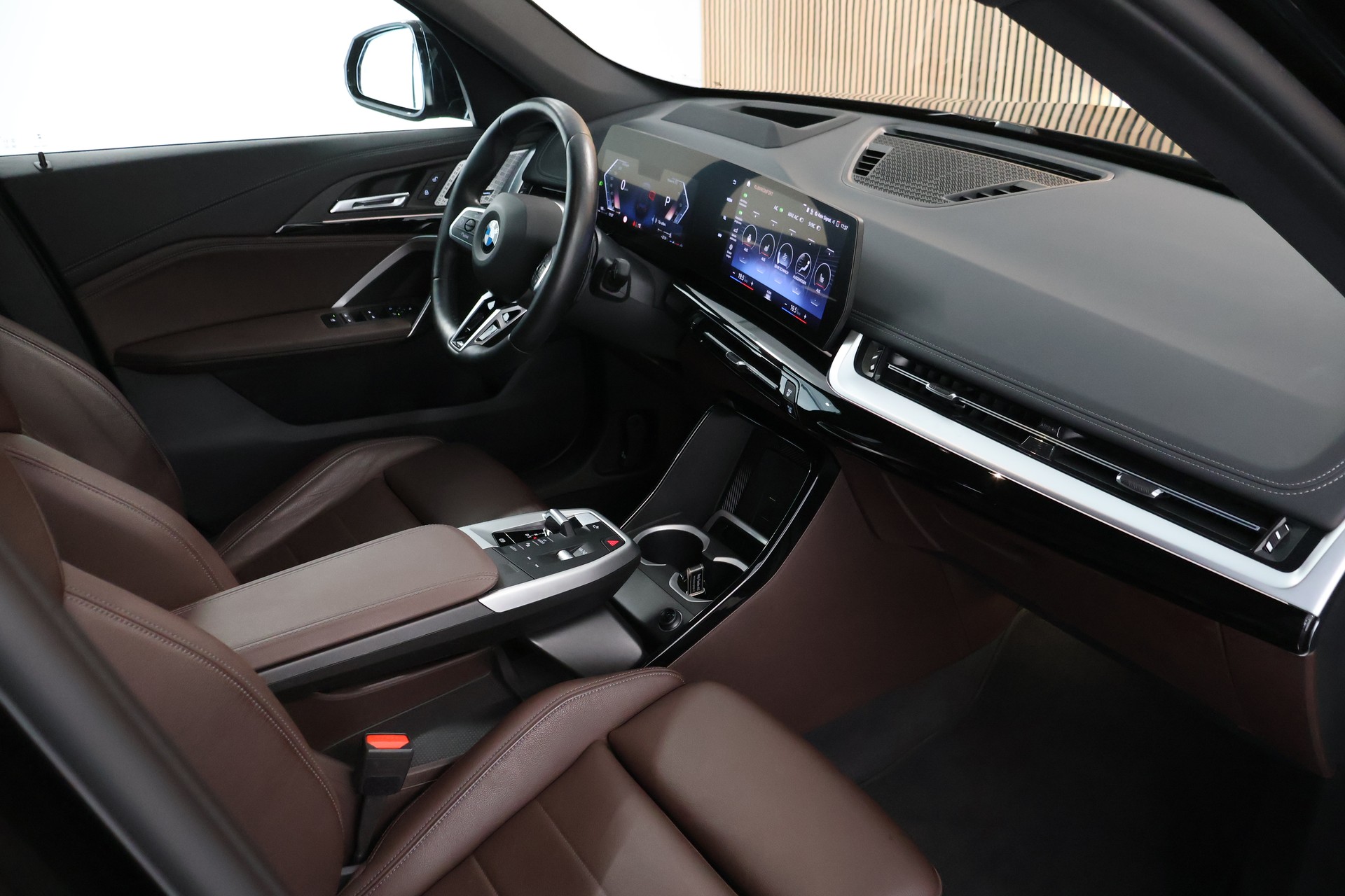 BMW X1 xDrive 23d 48V M Sport-image-15