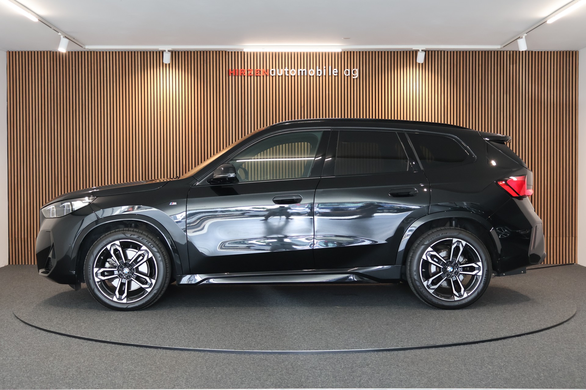 BMW X1 xDrive 23d 48V M Sport-image-1