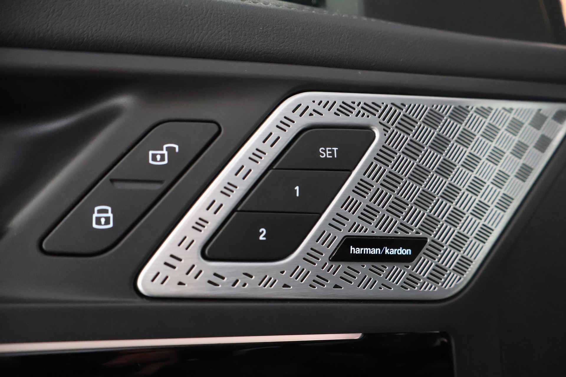BMW X1 xDrive 23d 48V M Sport-image-19