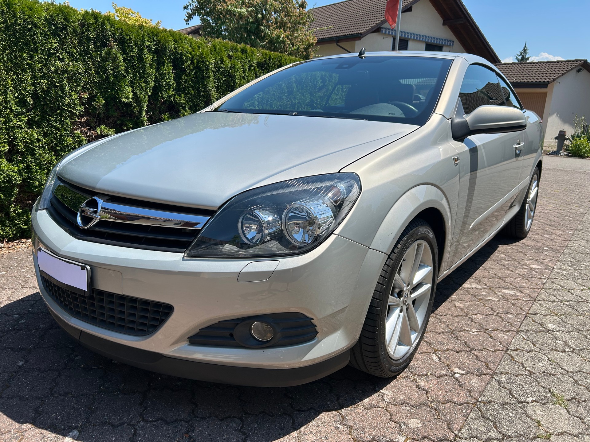 OPEL 1.8i 16V 125 Cosmo-image-0