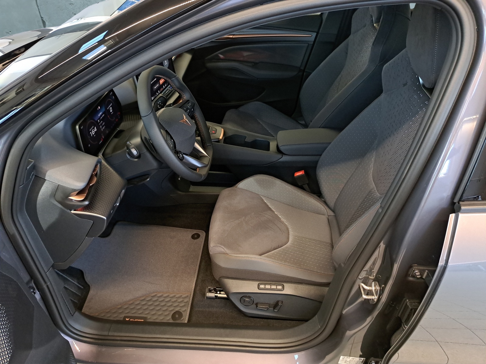 CUPRA Raval 52 kWh Dynamic+-image-9