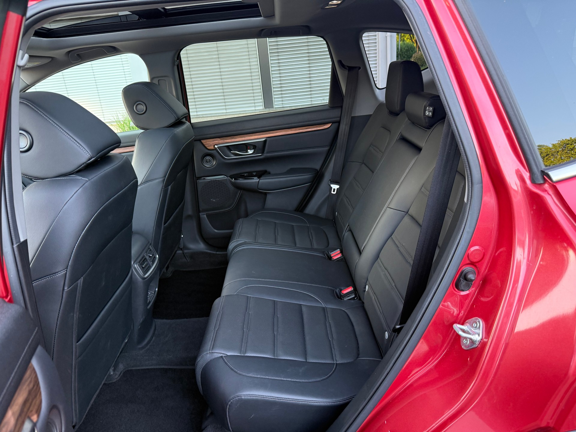 HONDA CR-V 1.5 i-VTEC Executive 4WD Automatic-image-9
