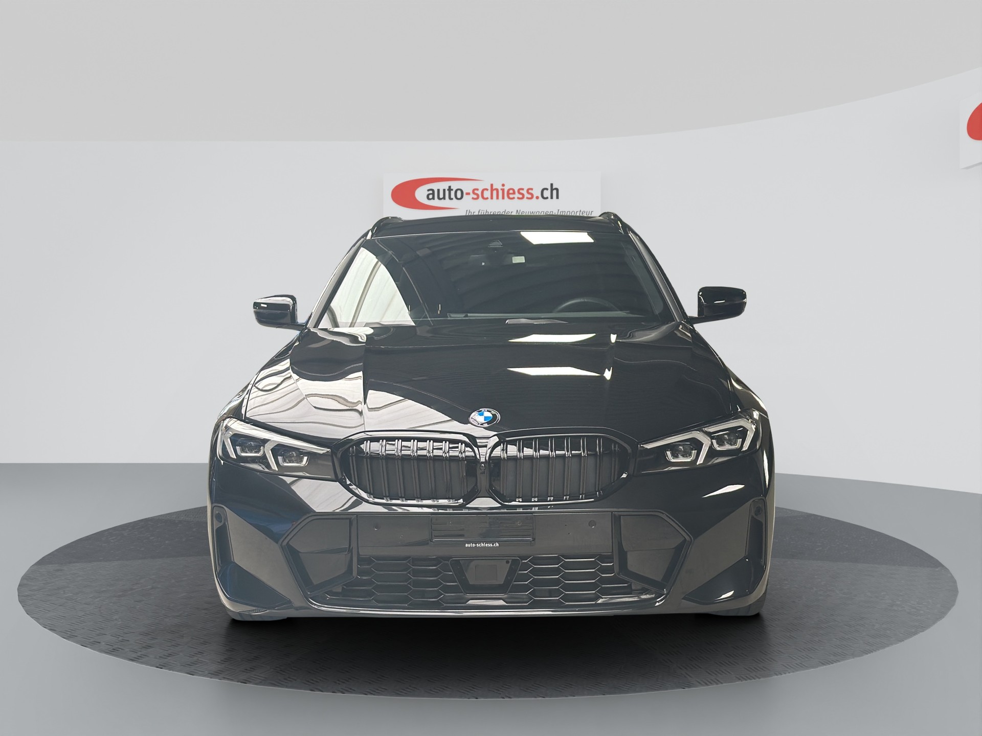BMW 330i Touring xDrive Steptronic M Sport-image-1
