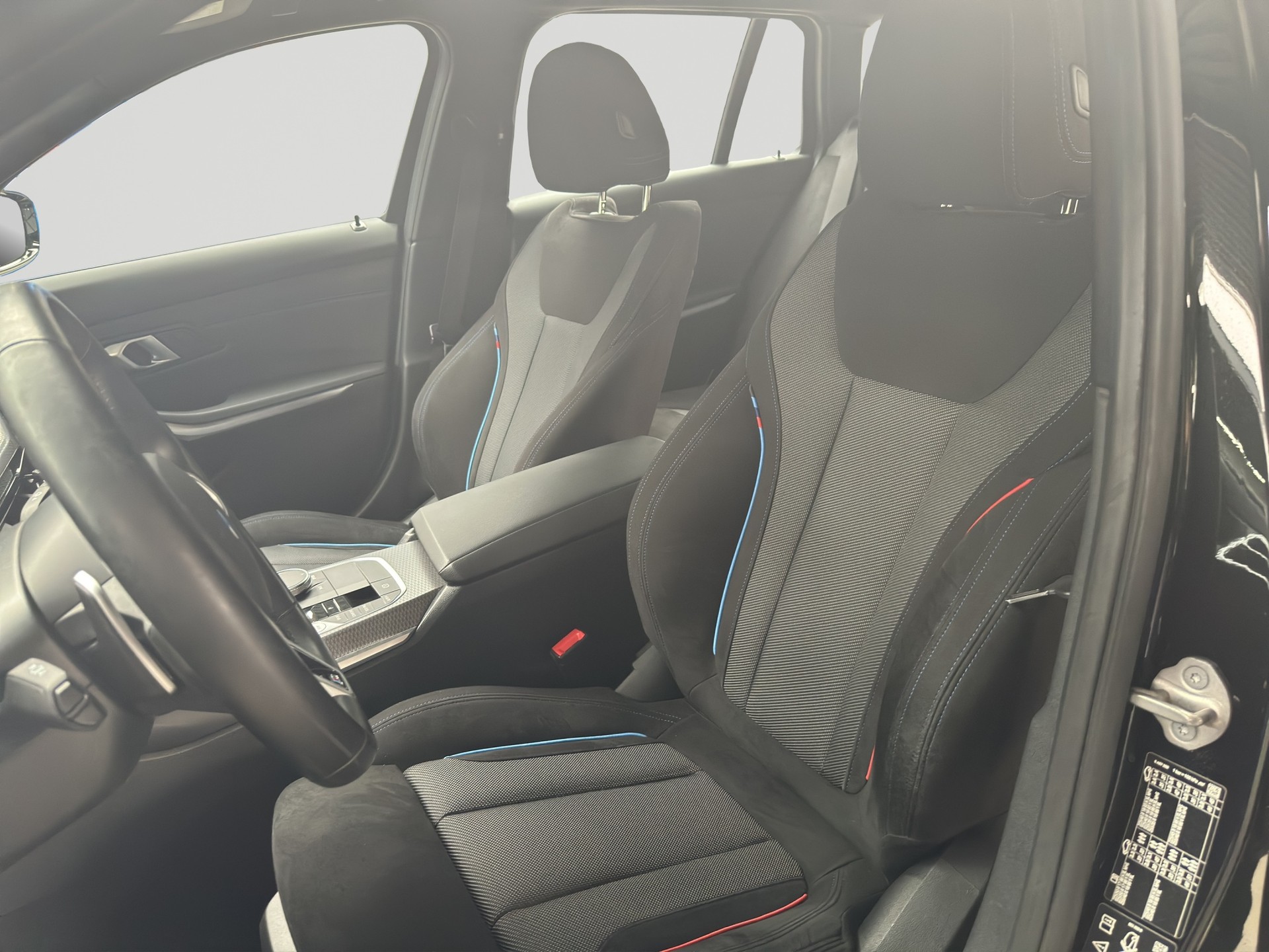 BMW 330i Touring xDrive Steptronic M Sport-image-5