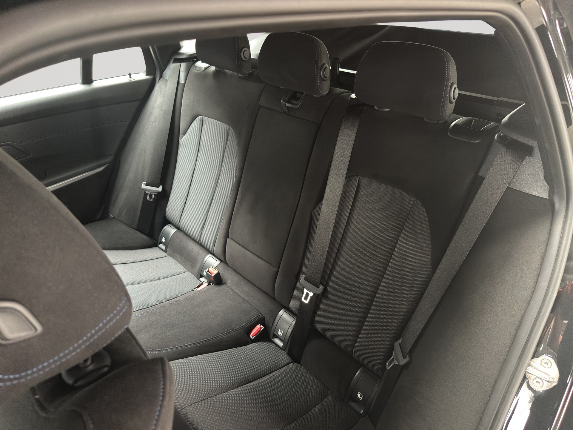 BMW 330i Touring xDrive Steptronic M Sport-image-7