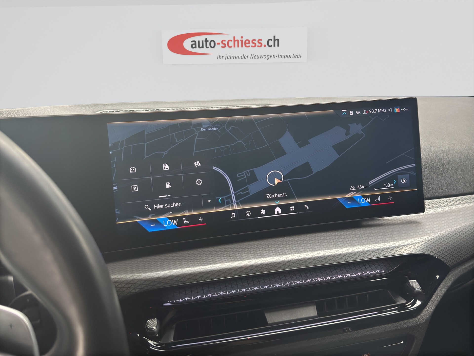 BMW 330i Touring xDrive Steptronic M Sport-image-11