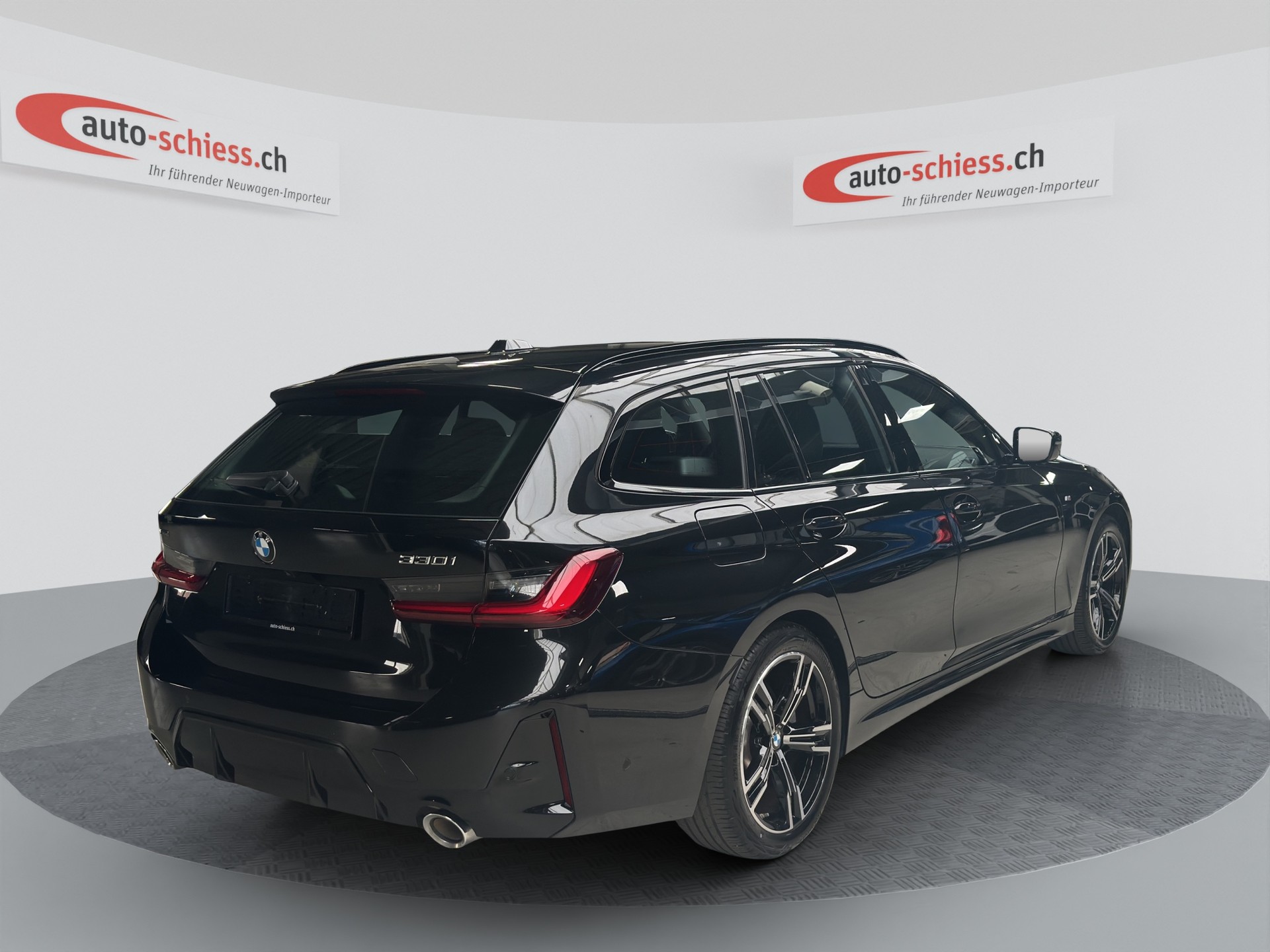 BMW 330i Touring xDrive Steptronic M Sport-image-4
