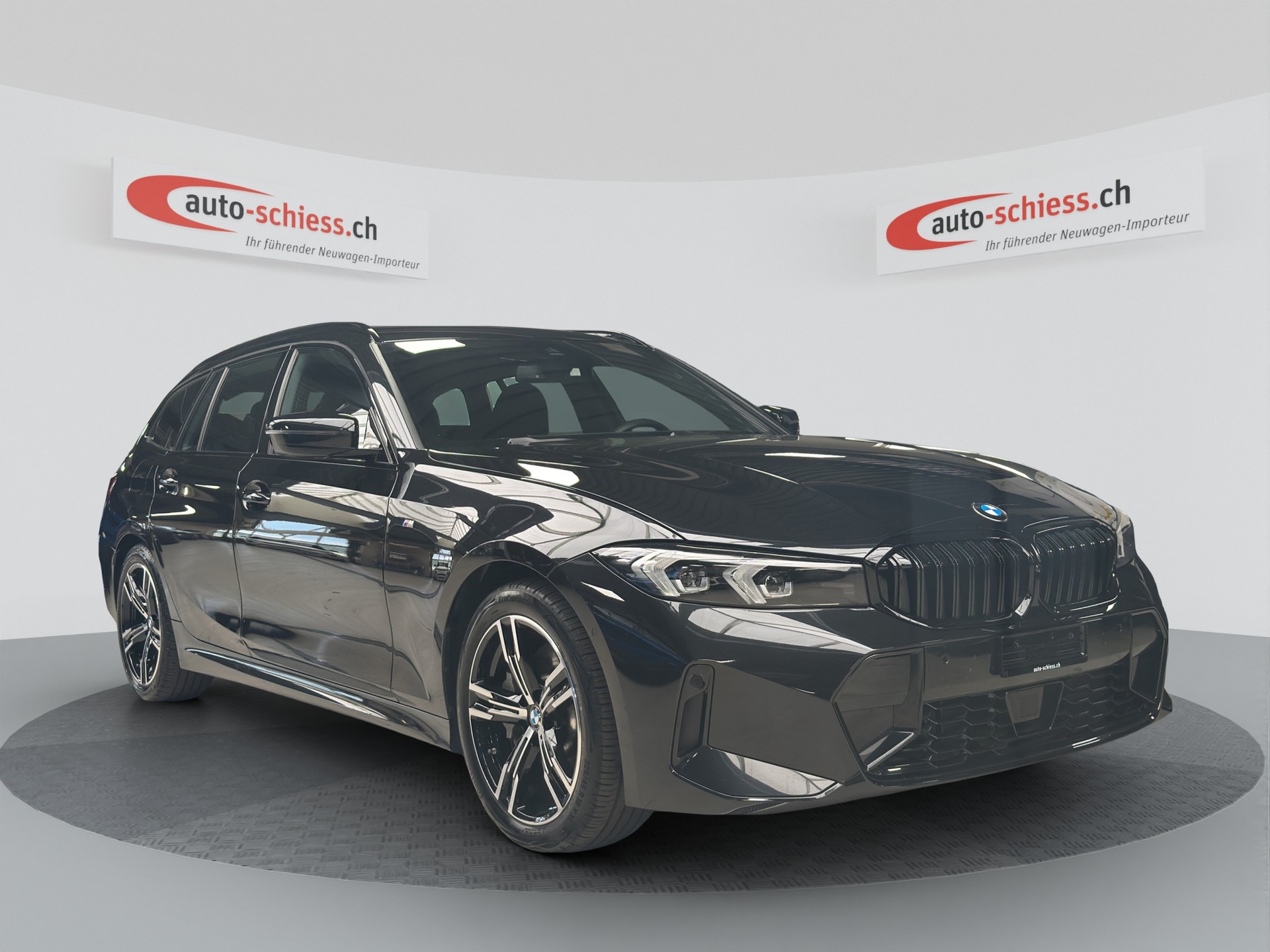 BMW 330i Touring xDrive Steptronic M Sport-image-0