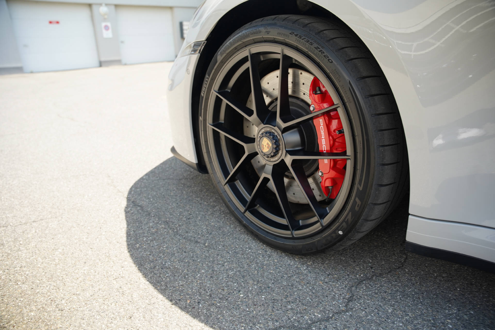 PORSCHE 911 Targa 4 GTS PDK Kreide-image-5