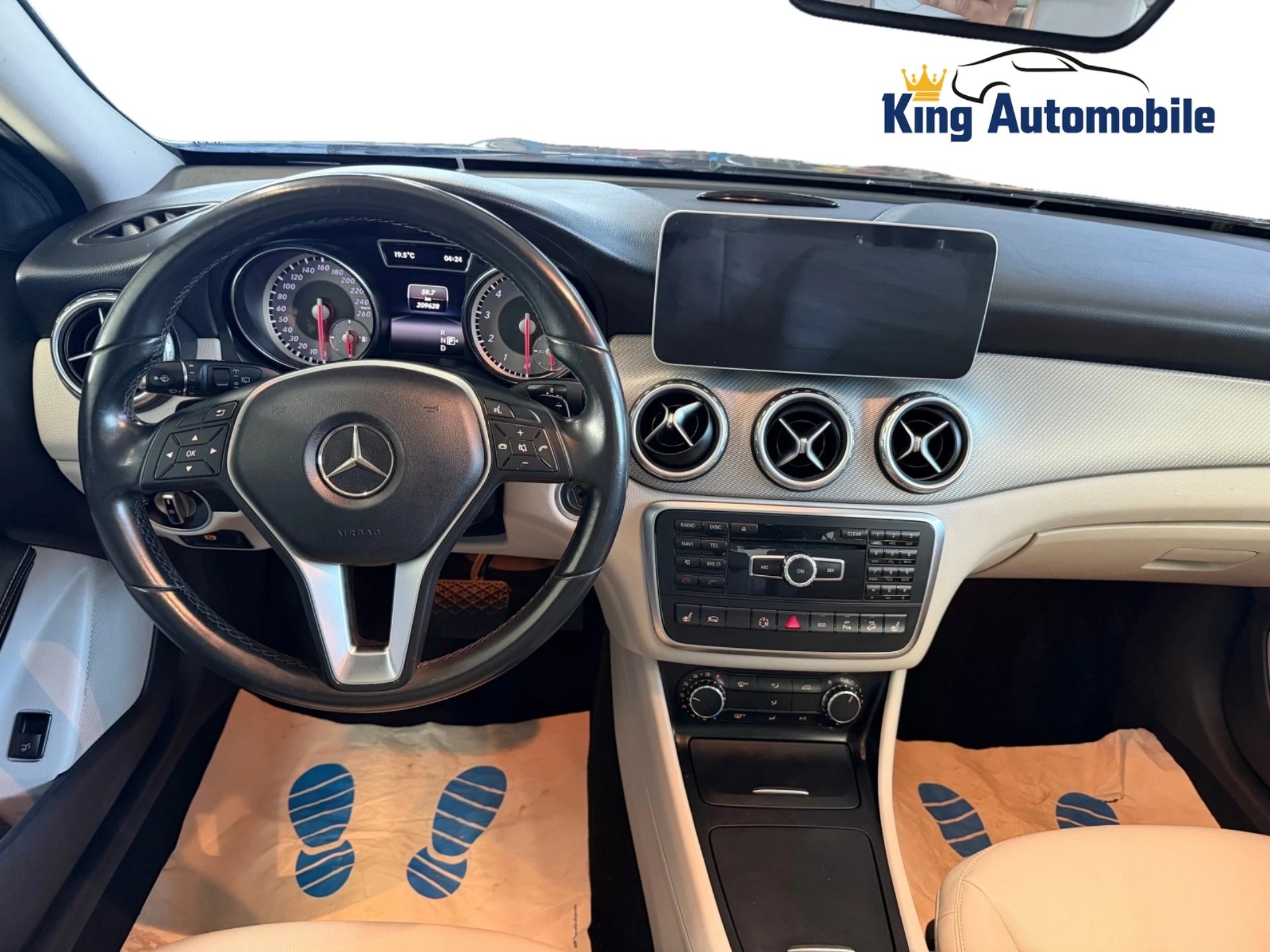 MERCEDES-BENZ GLA 250 4Matic 7G-DCT | MFK 03.2024 | Pano Dach | Leder | Carplay-image-12