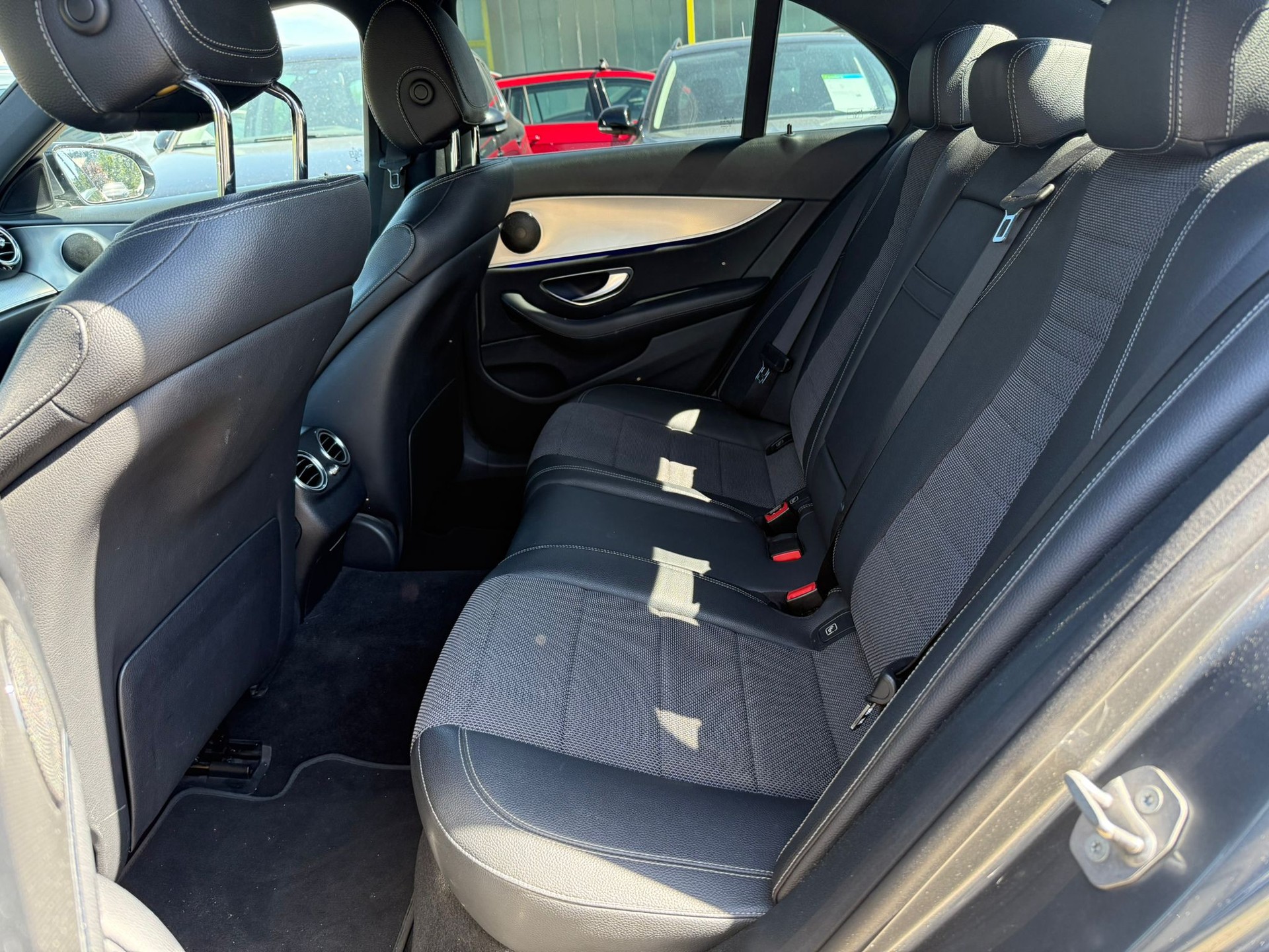 MERCEDES-BENZ E 220 d 9G-Tronic-image-5