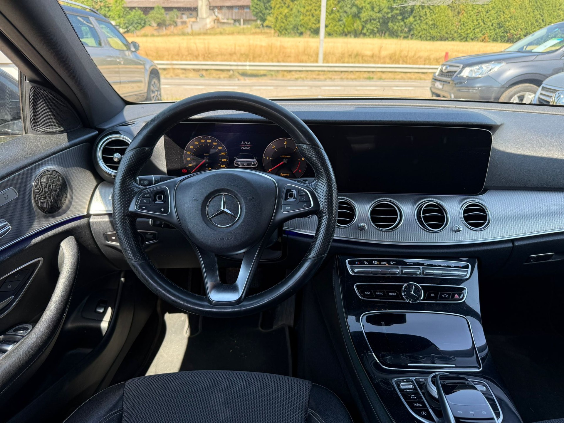 MERCEDES-BENZ E 220 d 9G-Tronic-image-6