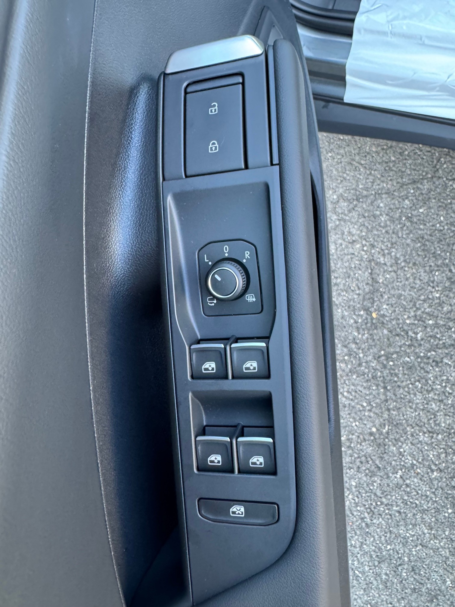 VW T-Roc 1.5 eTSI mHEV R-Line DSG-image-26