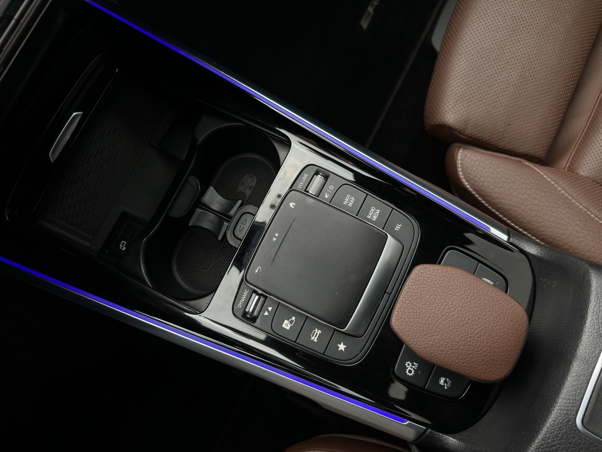 MERCEDES-BENZ GLB 35 AMG 4Matic 8G-Tronic-image-13