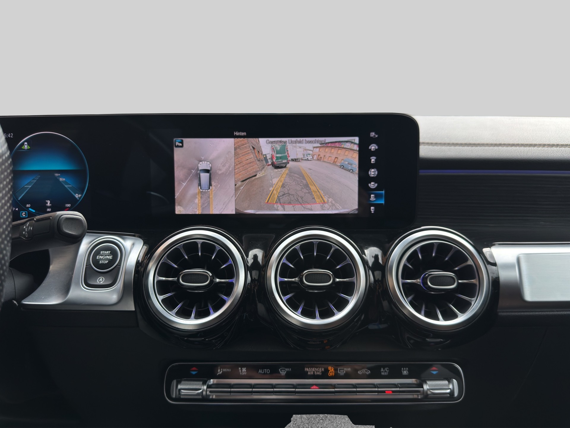MERCEDES-BENZ GLB 35 AMG 4Matic 8G-Tronic-image-10