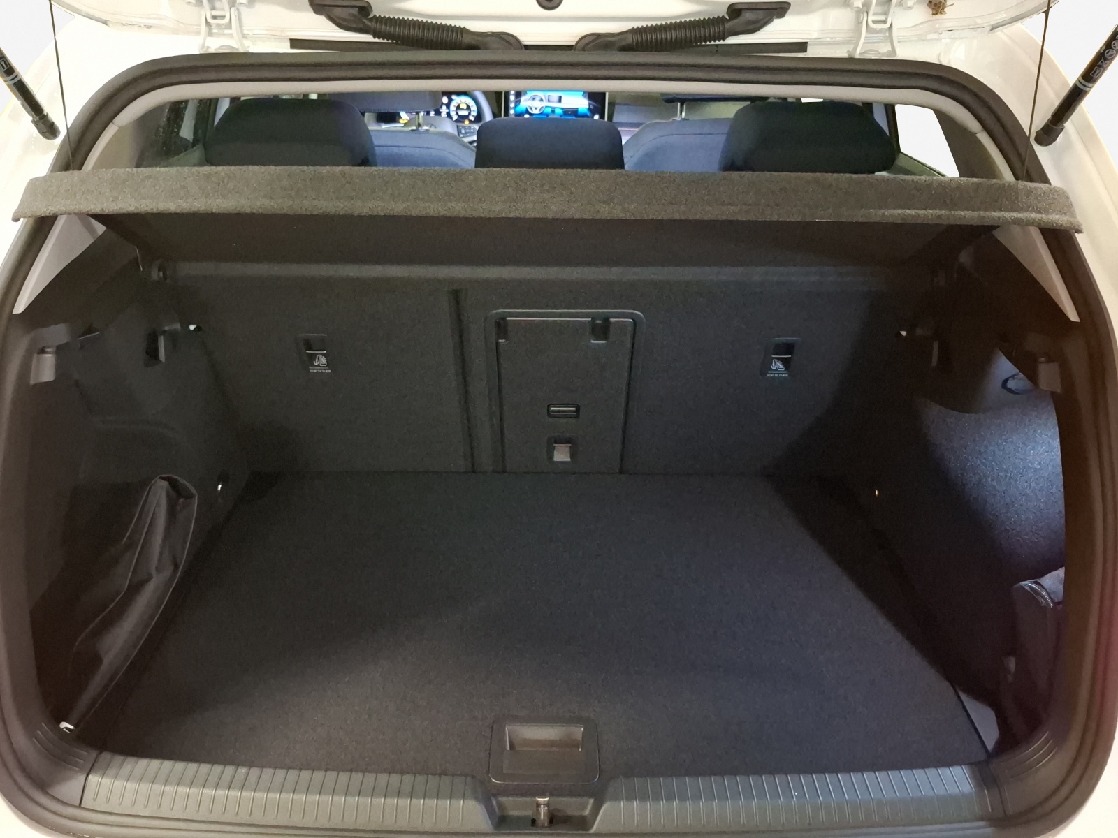 VW Golf 1.5 e TSI mHEV United DSG-image-12