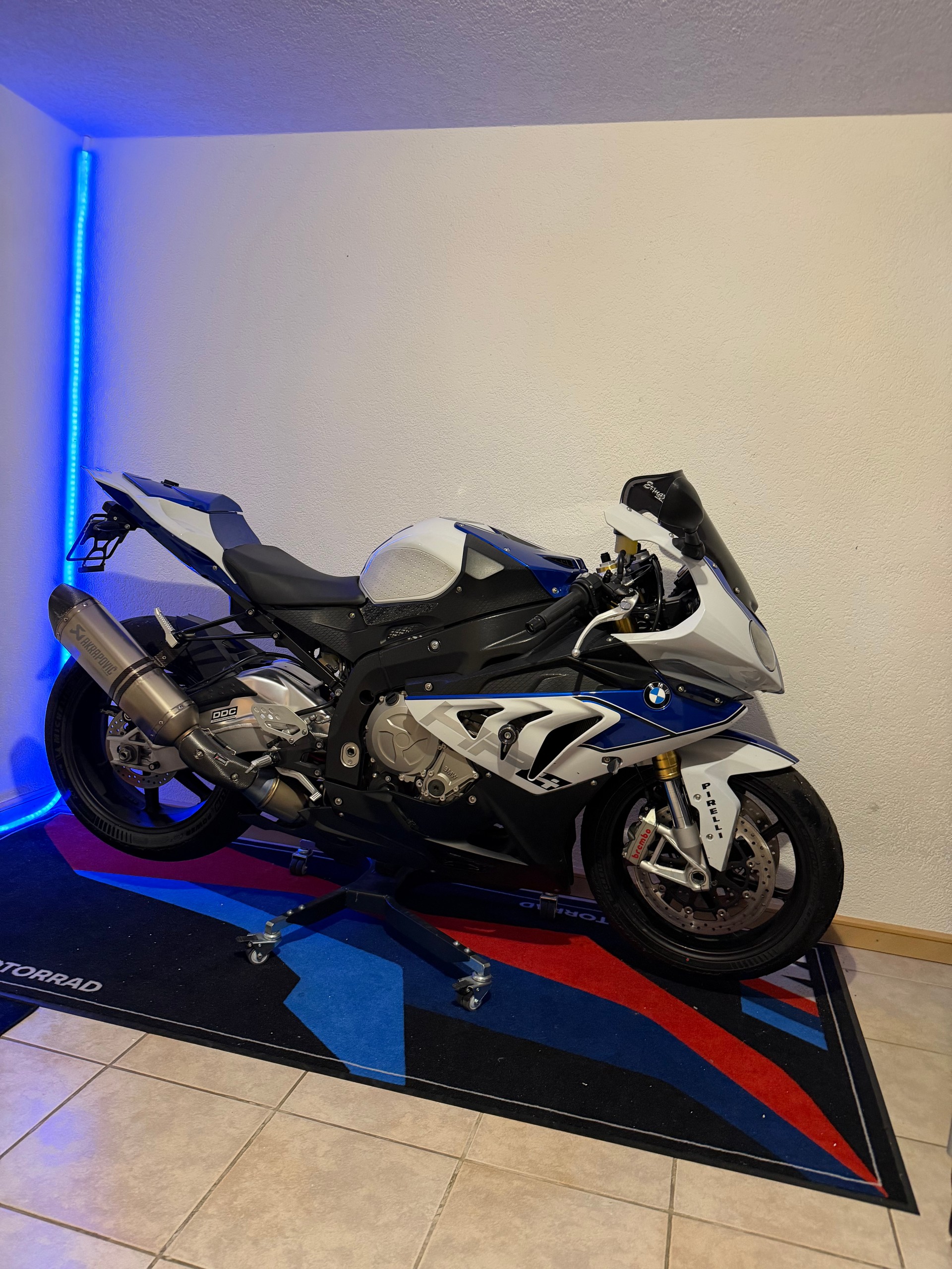 BMW HP4