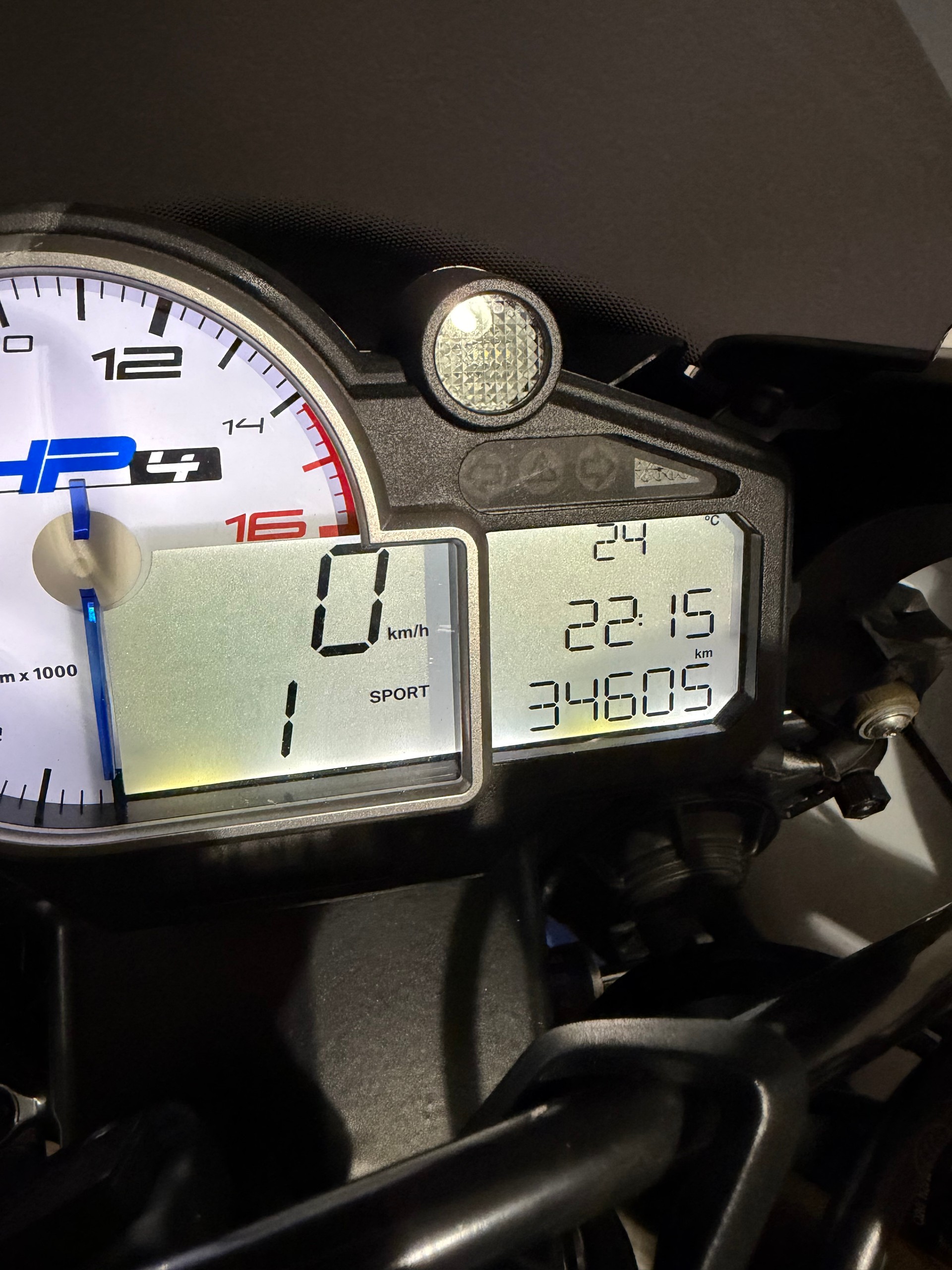 BMW HP4-image-5