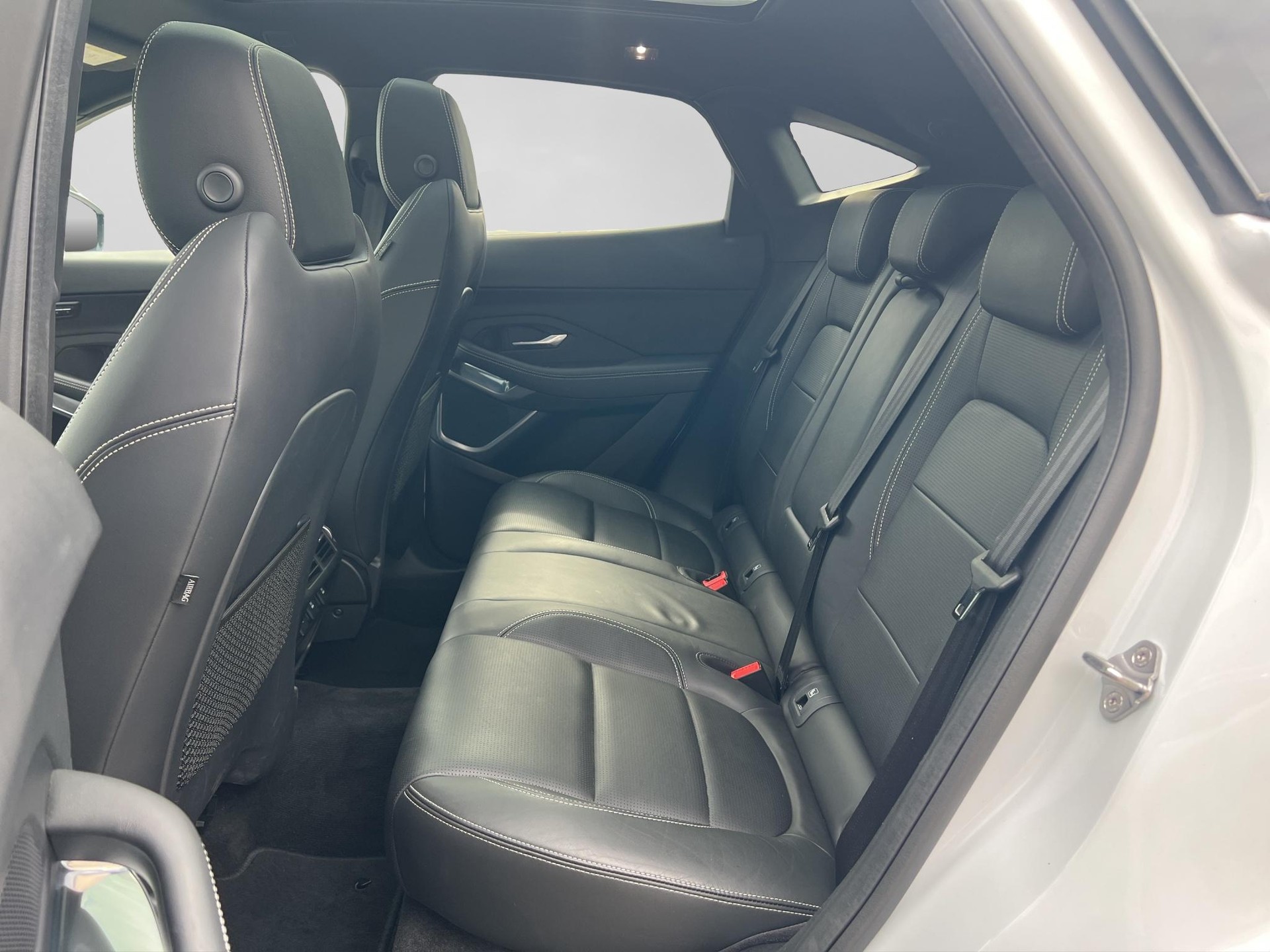 JAGUAR E-Pace 2.0 T 250 R-Dynamic SE AWD-image-6