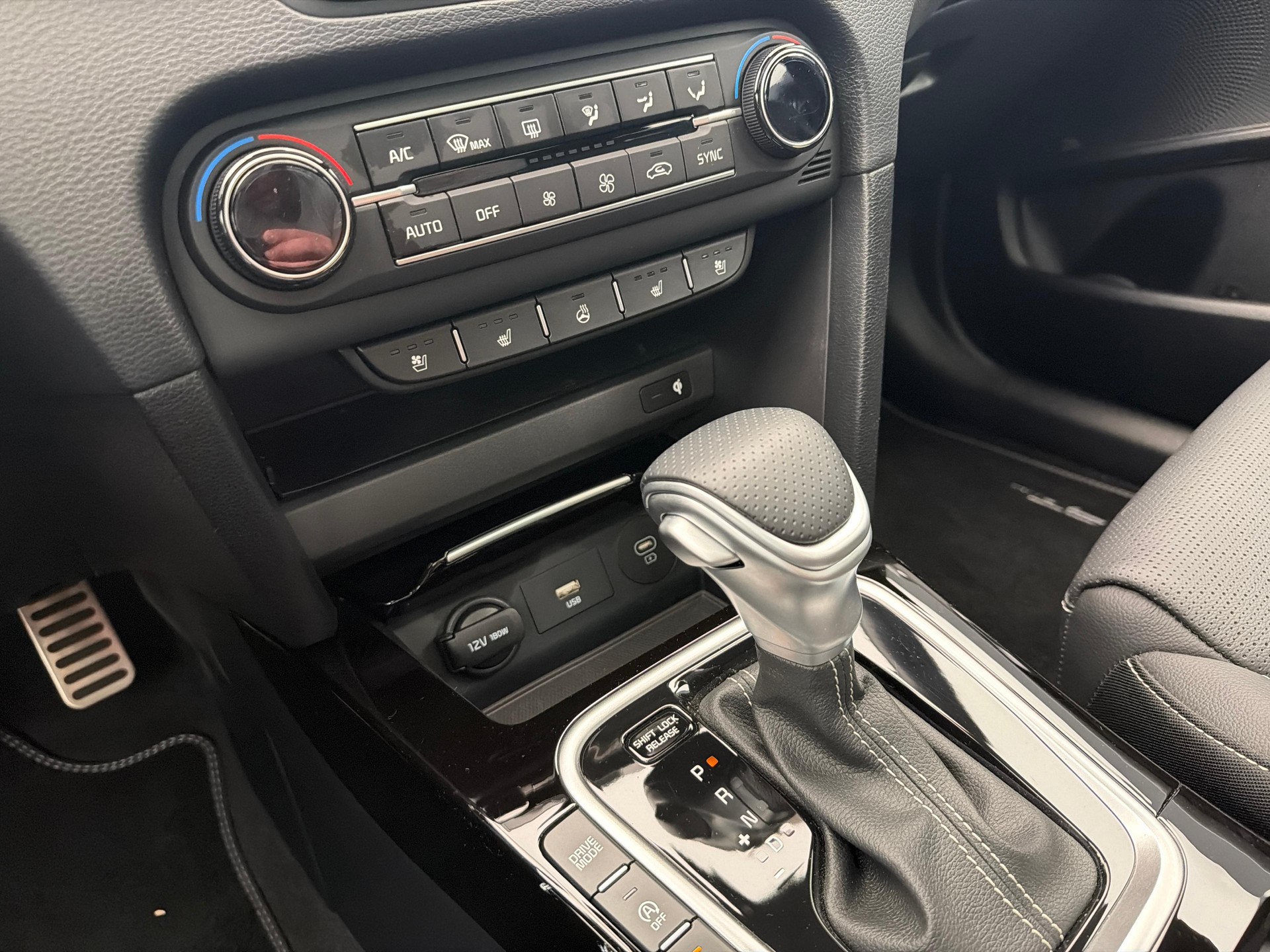 KIA Ceed SW 1.5 T-GDi MHEV GT-Line-image-16
