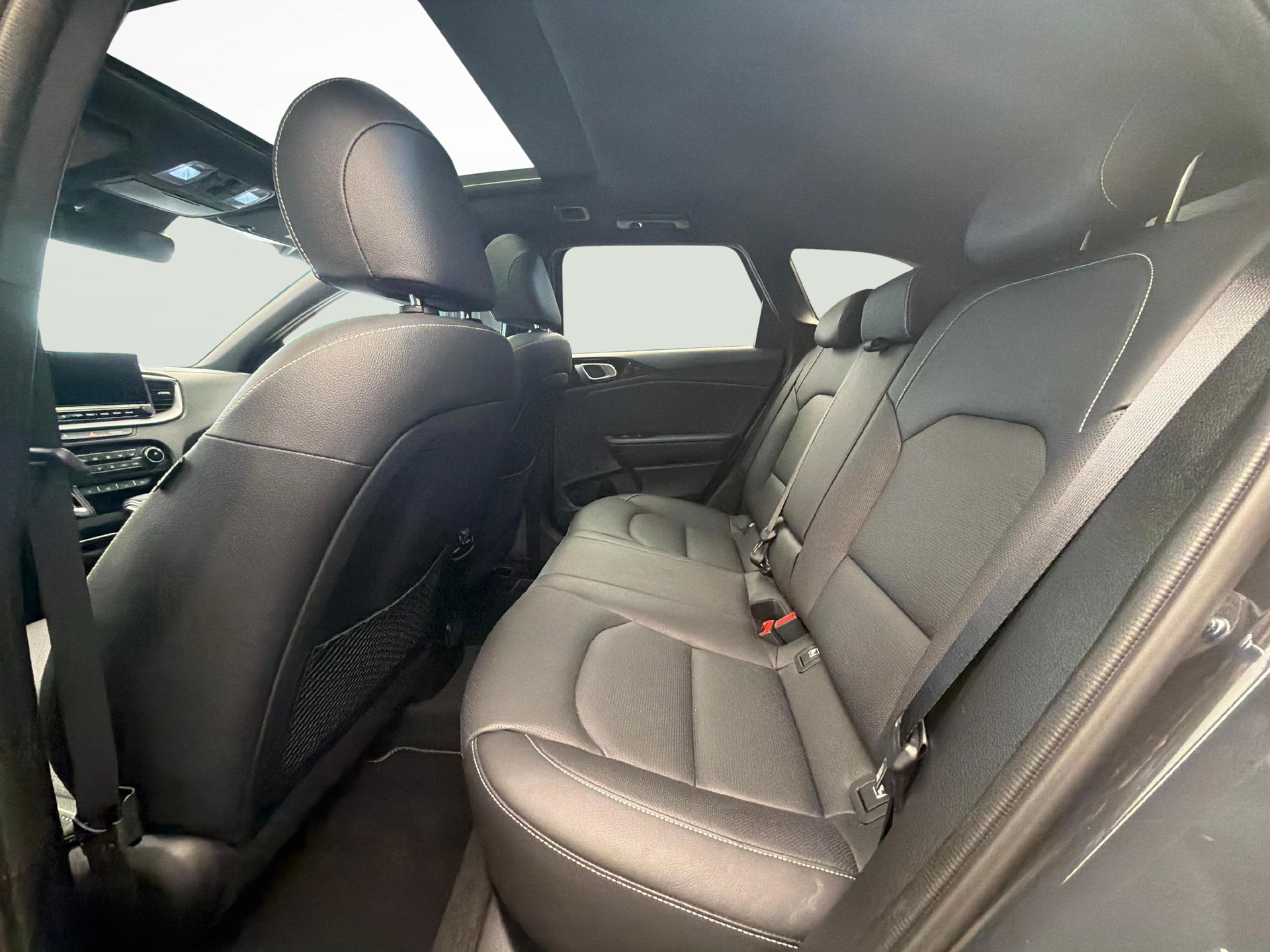 KIA Ceed SW 1.5 T-GDi MHEV GT-Line-image-11
