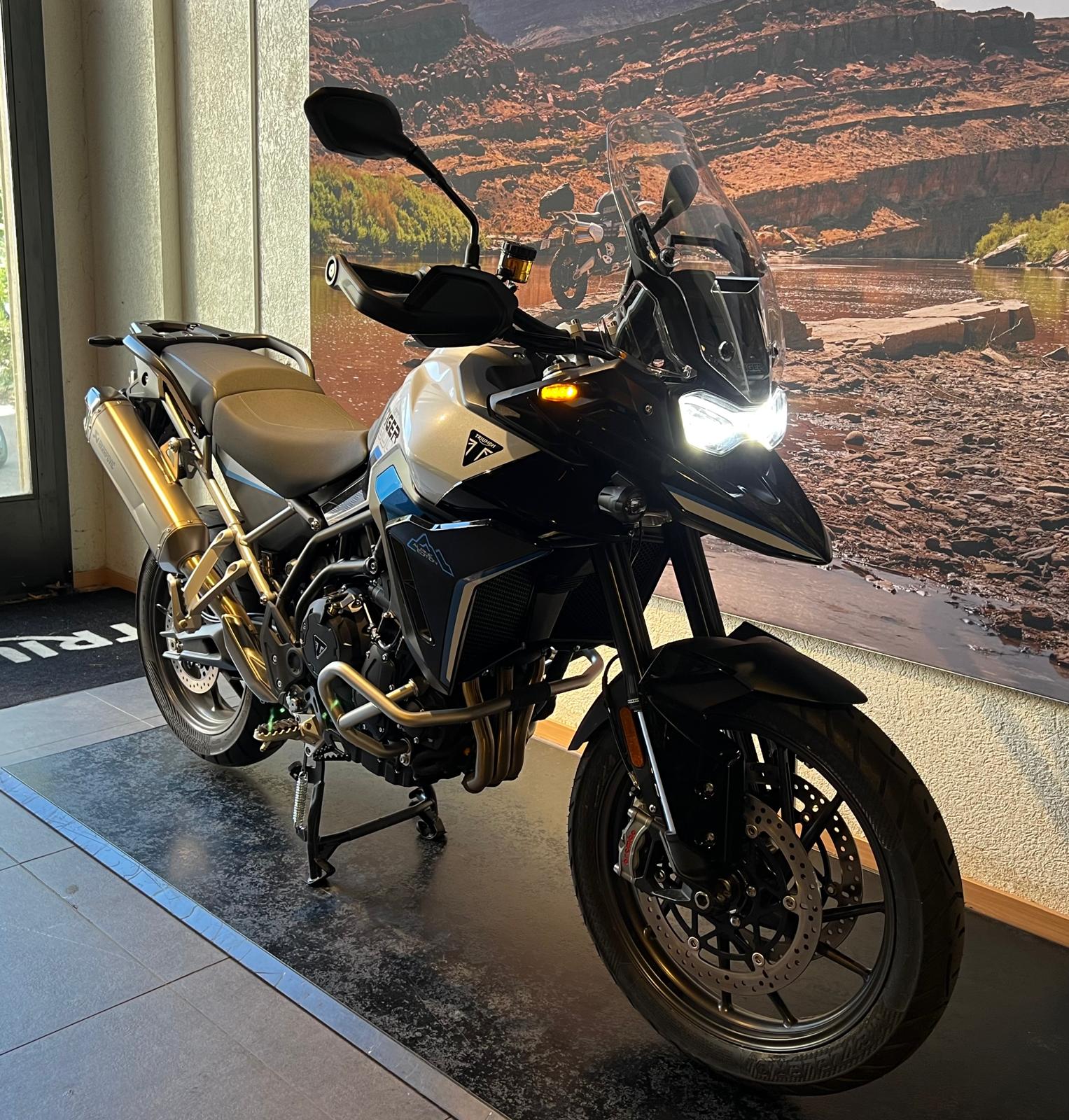 TRIUMPH Tiger 900 Alpine-showroom-element-1