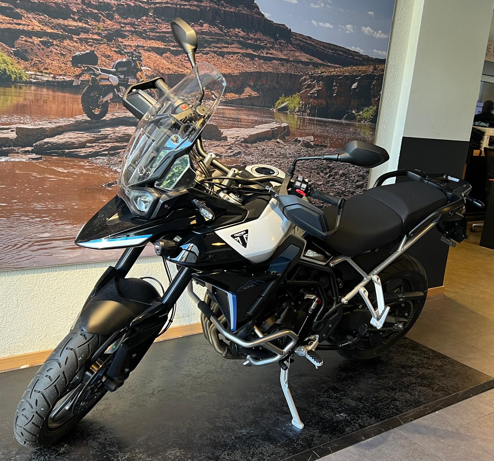 TRIUMPH Tiger 900 Alpine-showroom-element-3