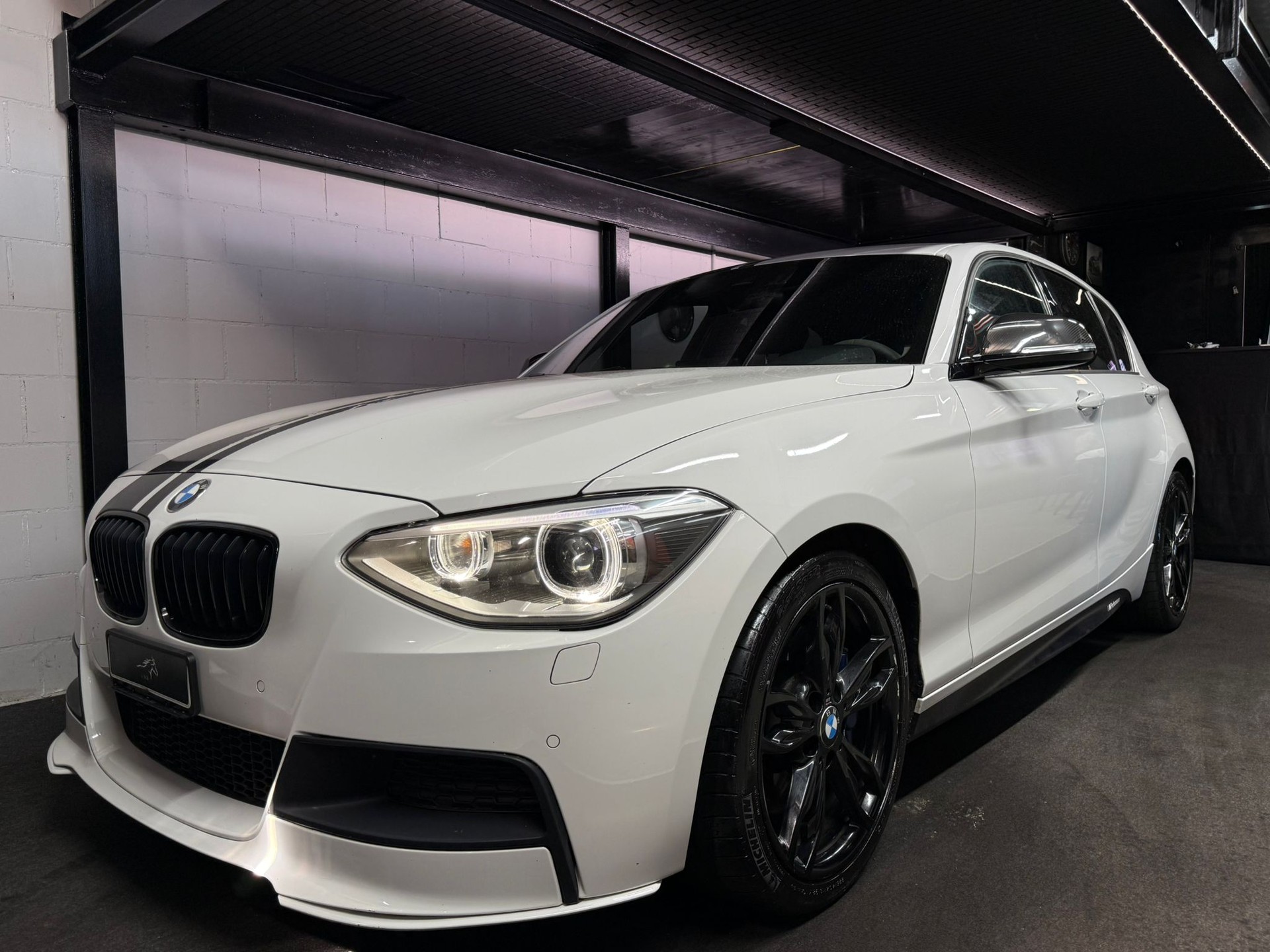 BMW M135i xDrive Steptronic-image-11