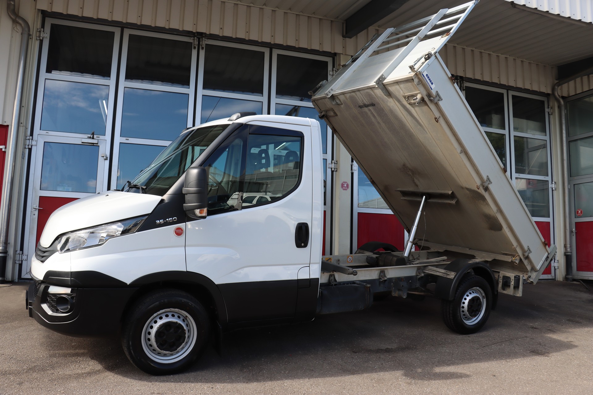 IVECO 35 S 16-image-8