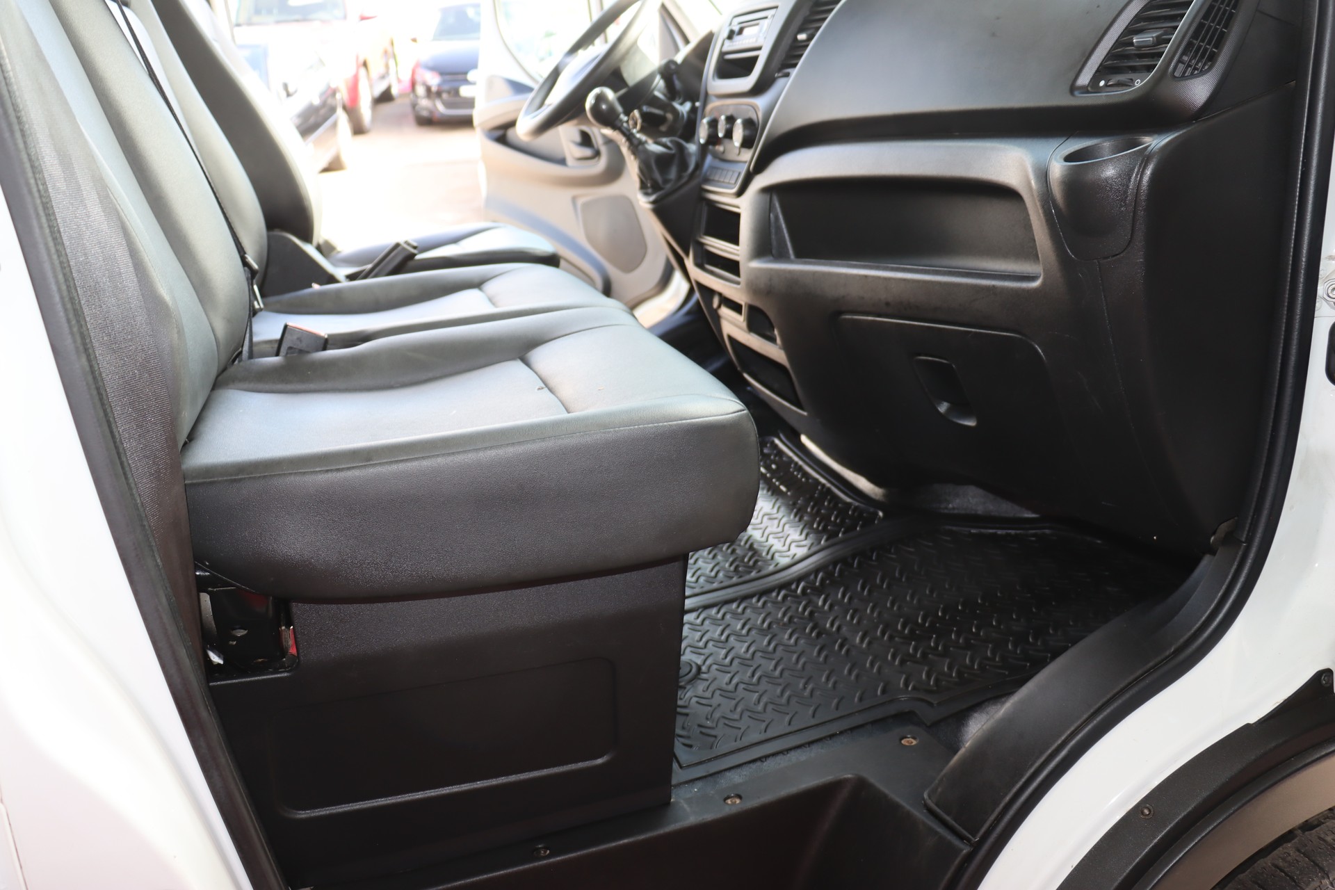 IVECO 35 S 16-image-16