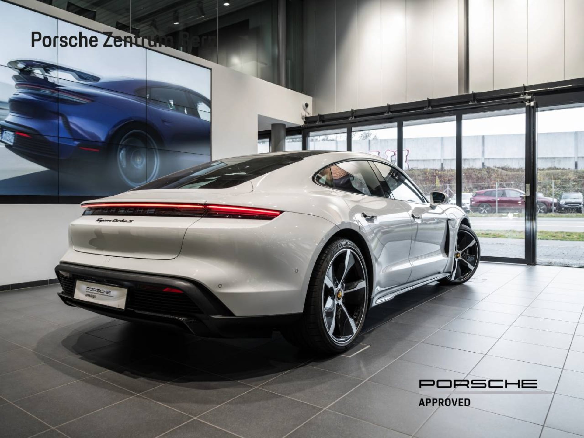 PORSCHE Taycan Turbo S-image-2