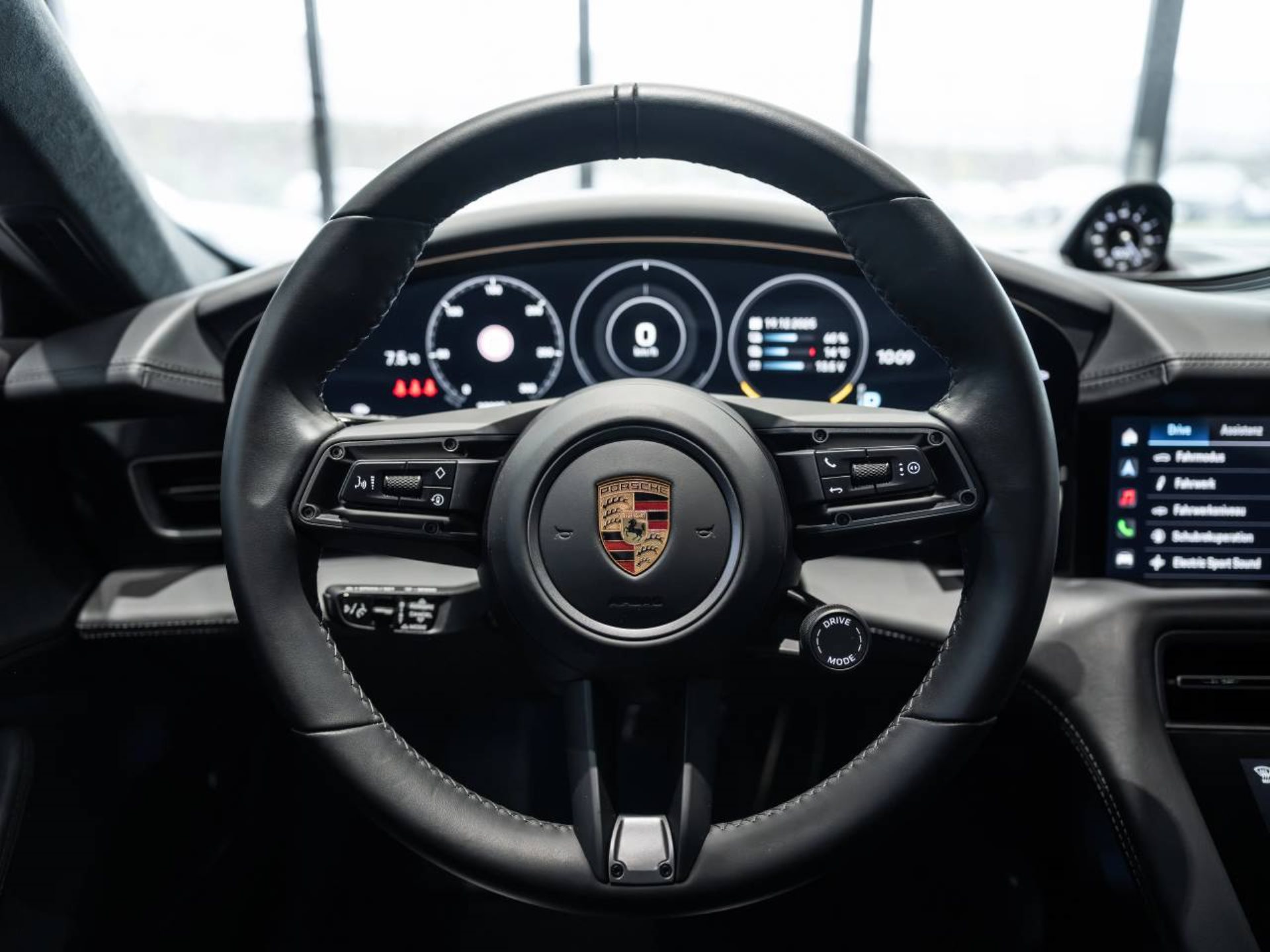 PORSCHE Taycan Turbo S-image-14