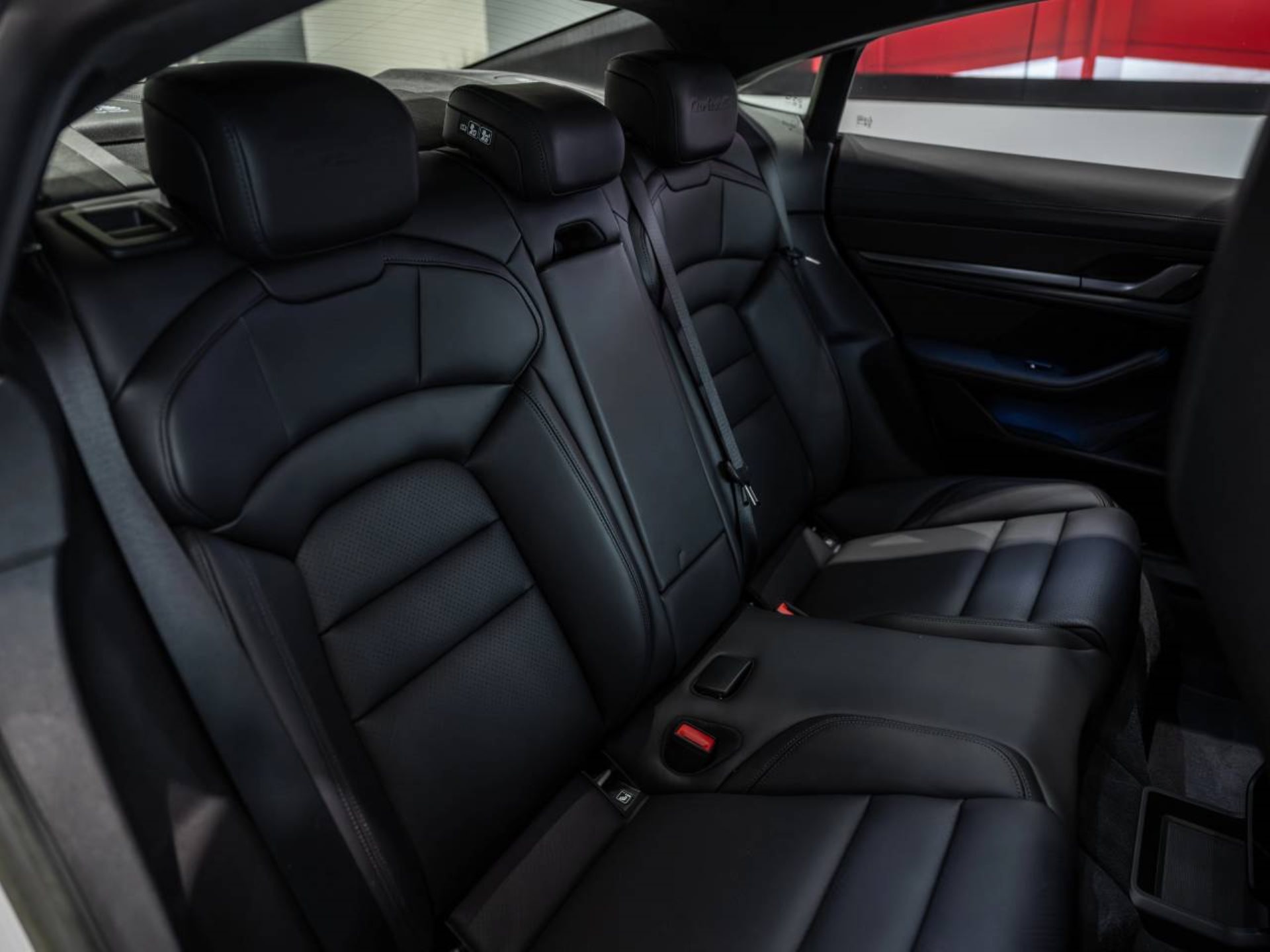 PORSCHE Taycan Turbo S-image-20