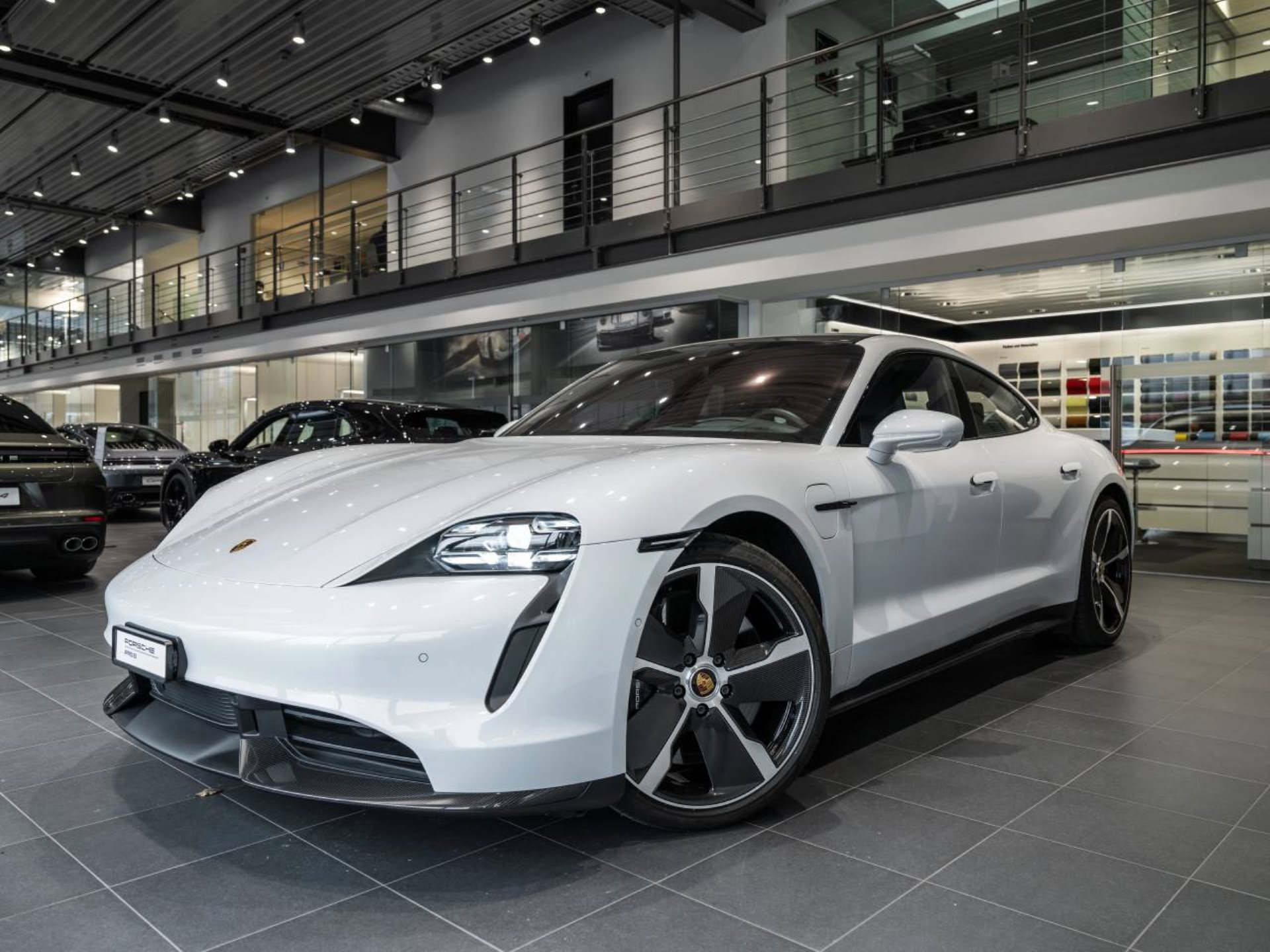 PORSCHE Taycan Turbo S-image-9