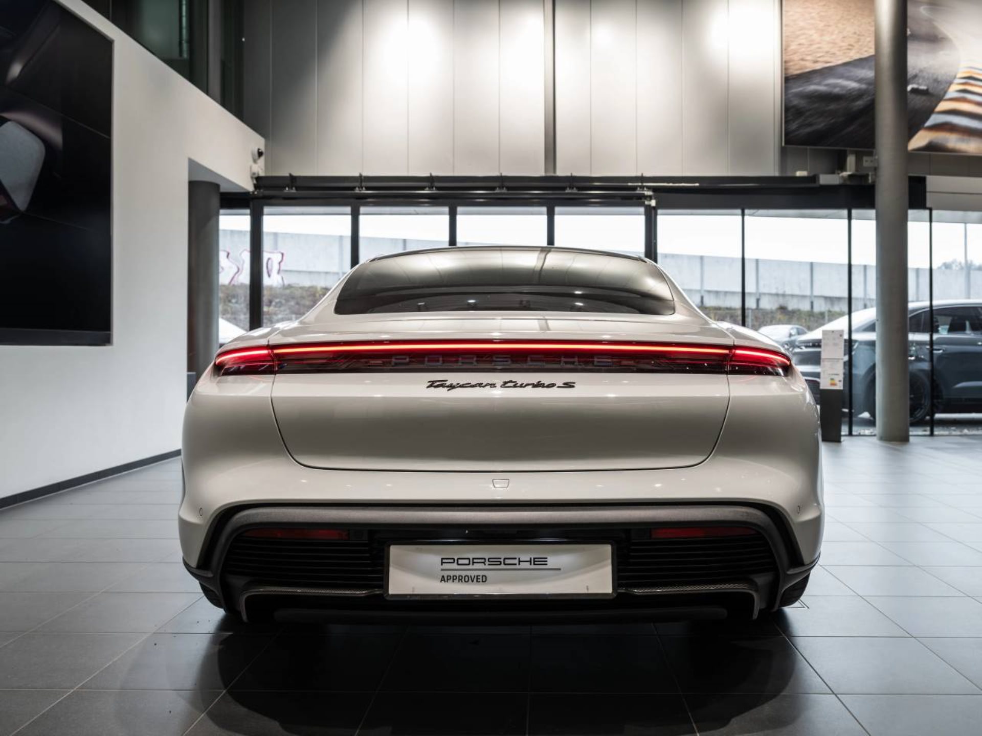 PORSCHE Taycan Turbo S-image-5