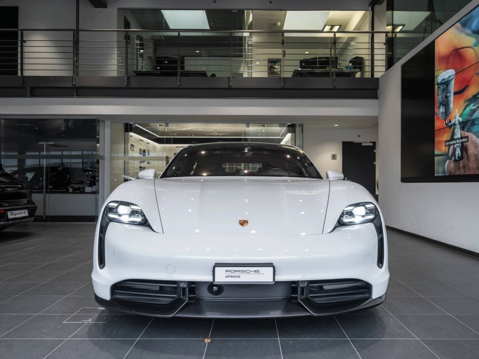 PORSCHE Taycan Turbo S-image-10