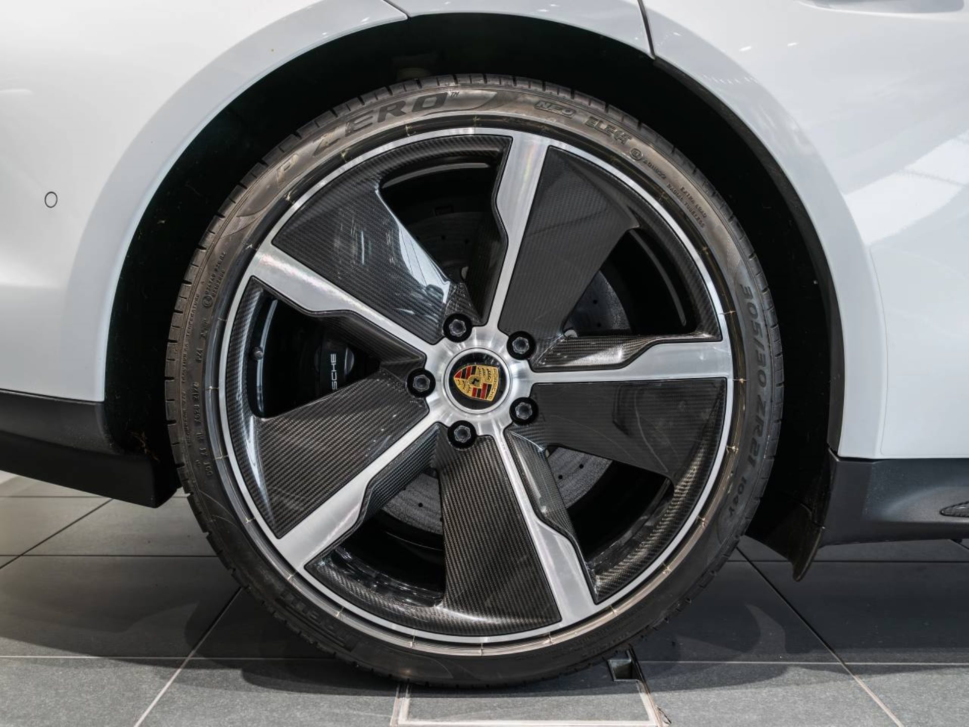 PORSCHE Taycan Turbo S-image-29
