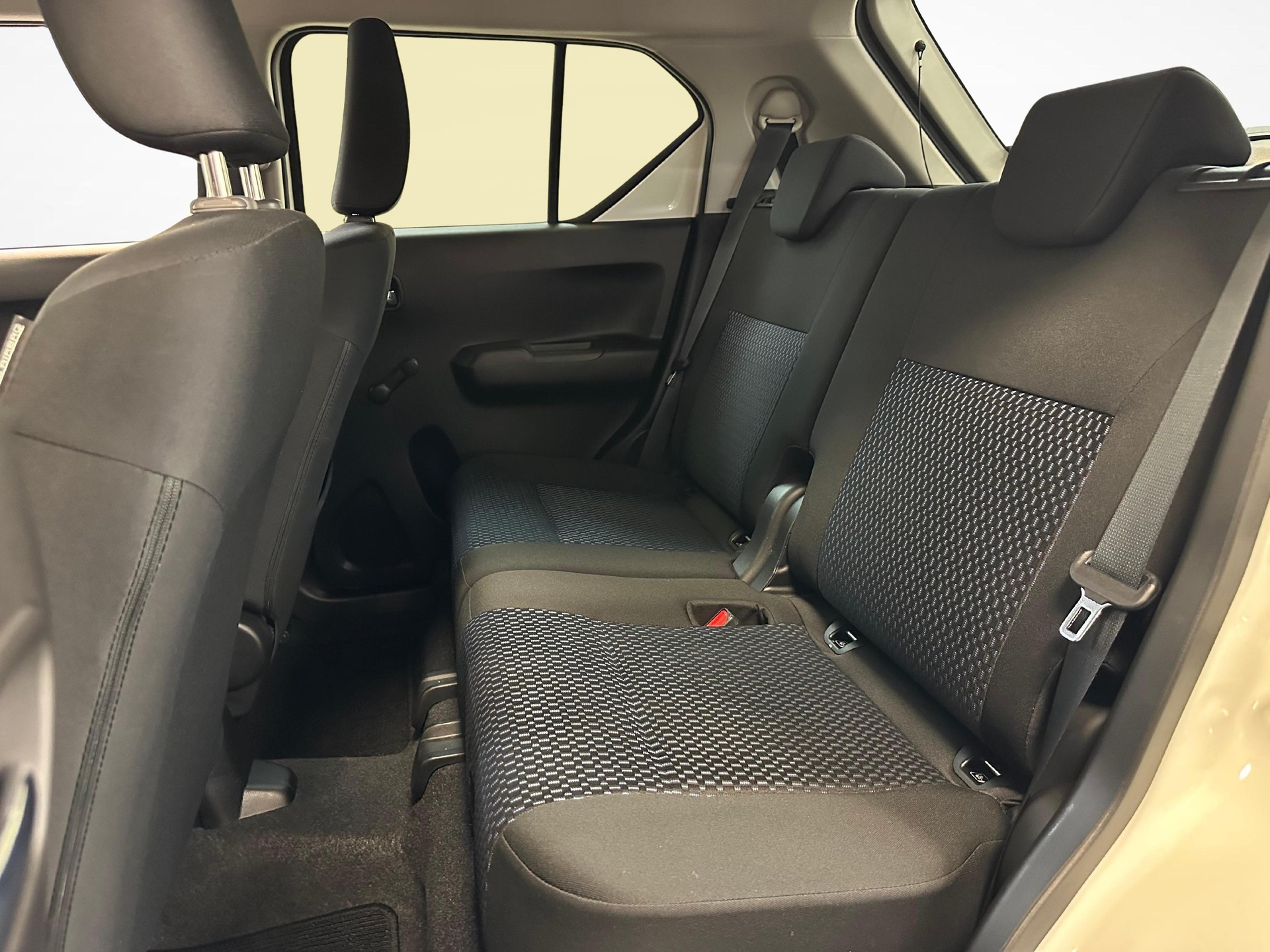 SUZUKI Ignis 1.2 Compact+ Hybrid-image-9