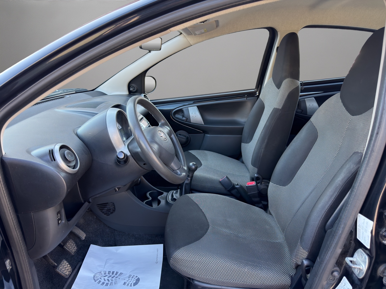TOYOTA Aygo 1.0 VVT-i Luna-image-8